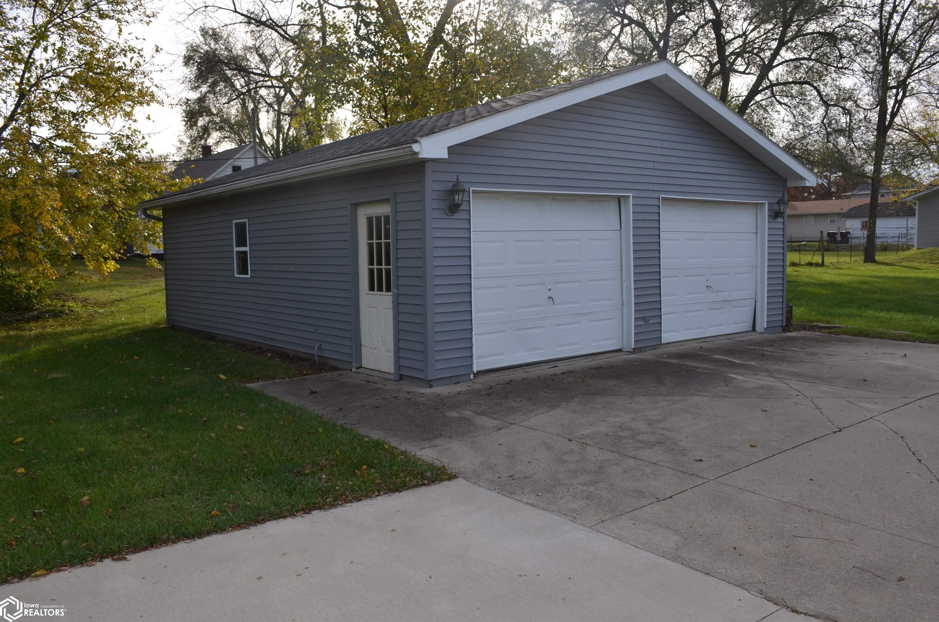 612 A Avenue, Albia, Iowa image 6