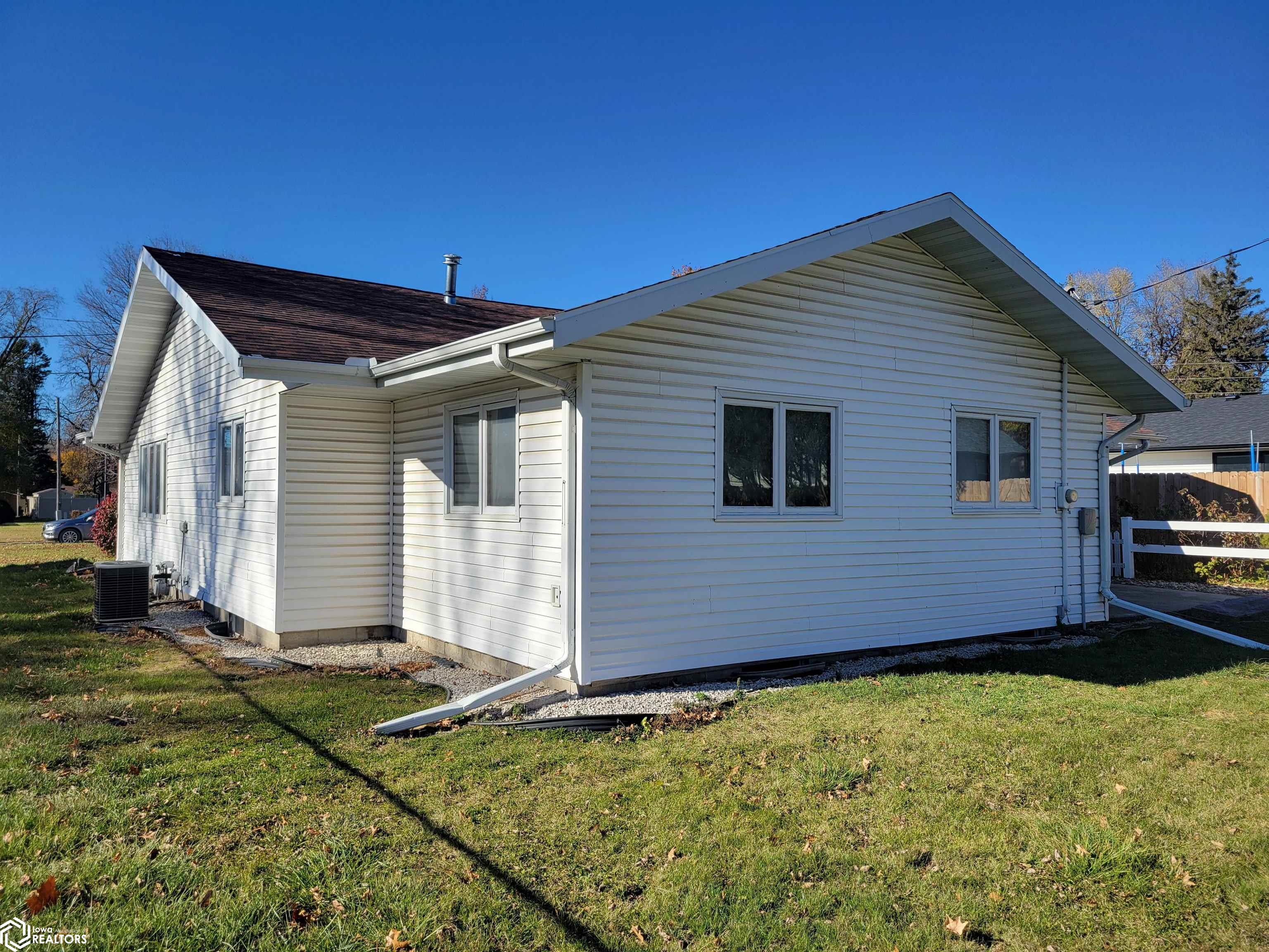 112 S Fort Avenue, Eagle Grove, Iowa image 3