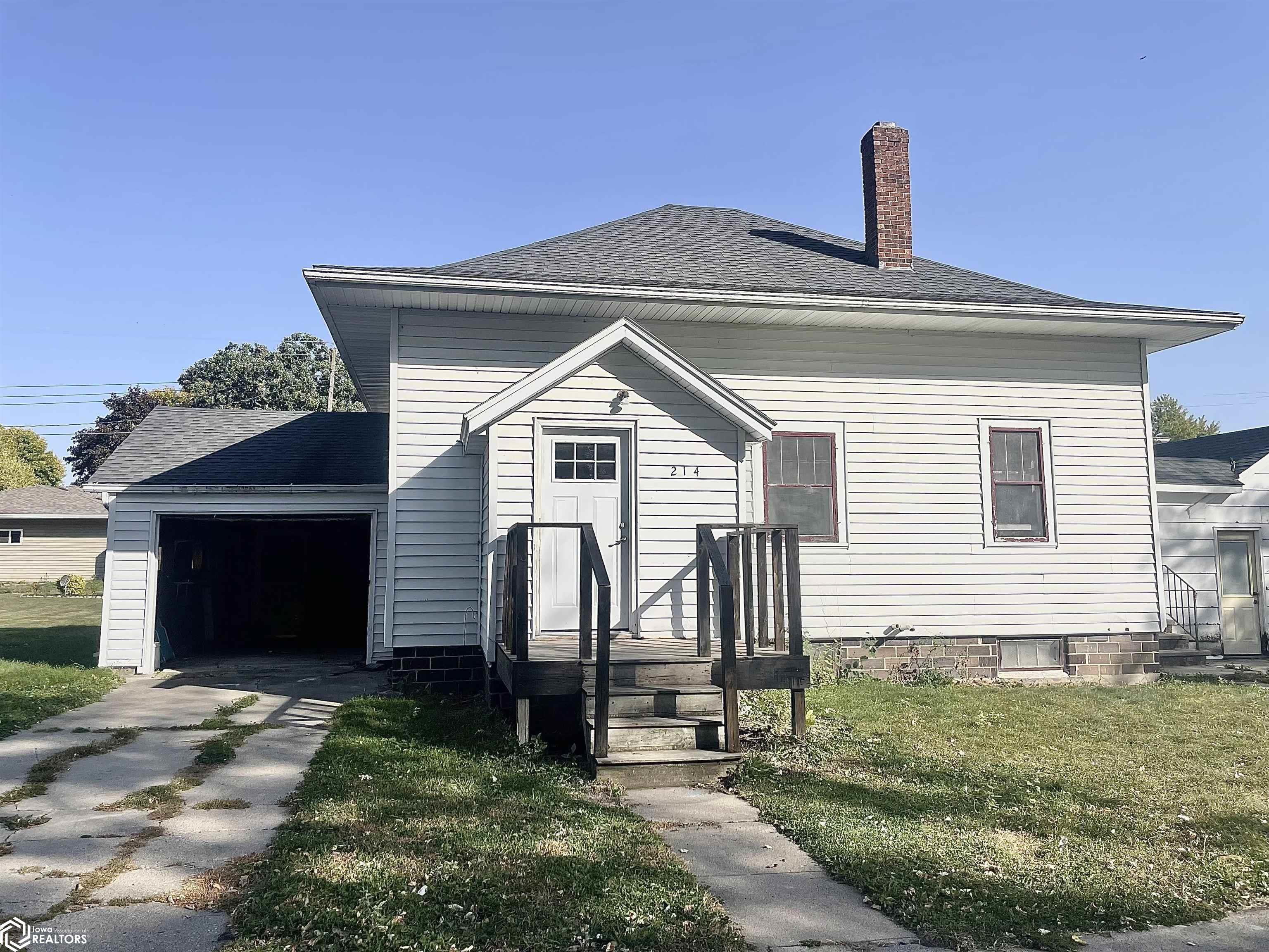 214 2nd Street, Buffalo Center, Iowa image 2
