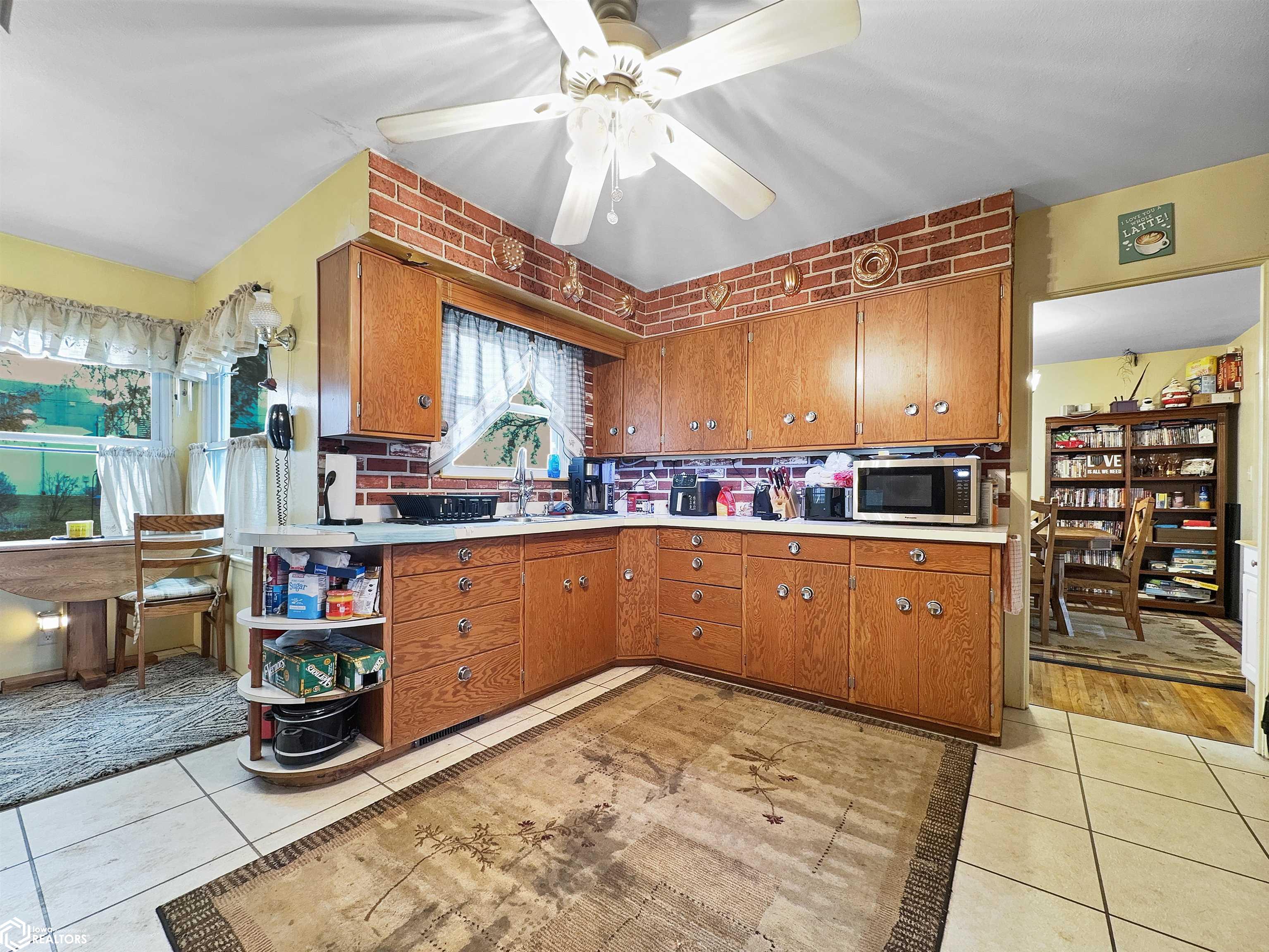 29 Windsor Boulevard, Hampton, Iowa image 2