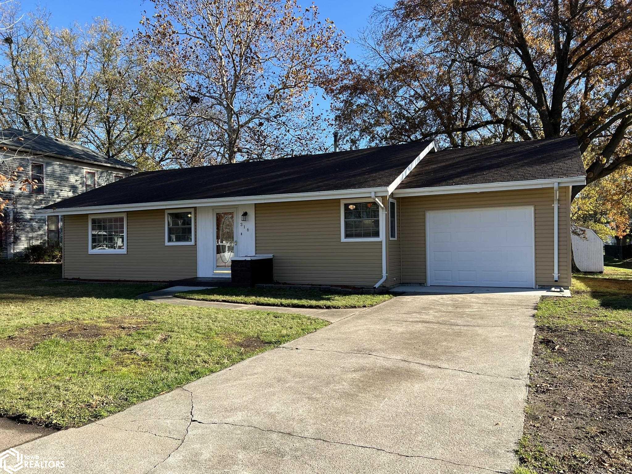 316 S Eaton Avenue, Humeston, Iowa image 1