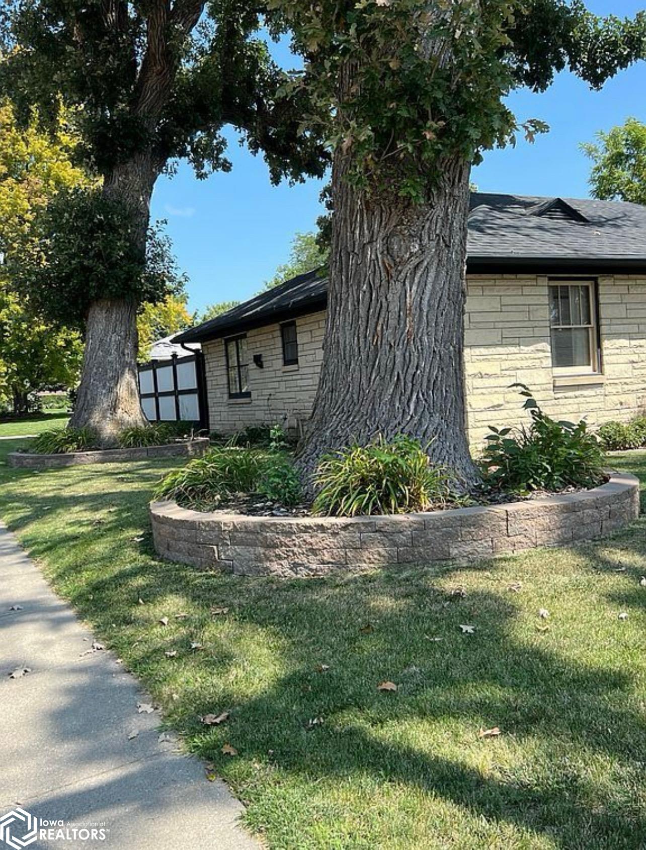 206 W Russell Street, Jefferson, Iowa image 11