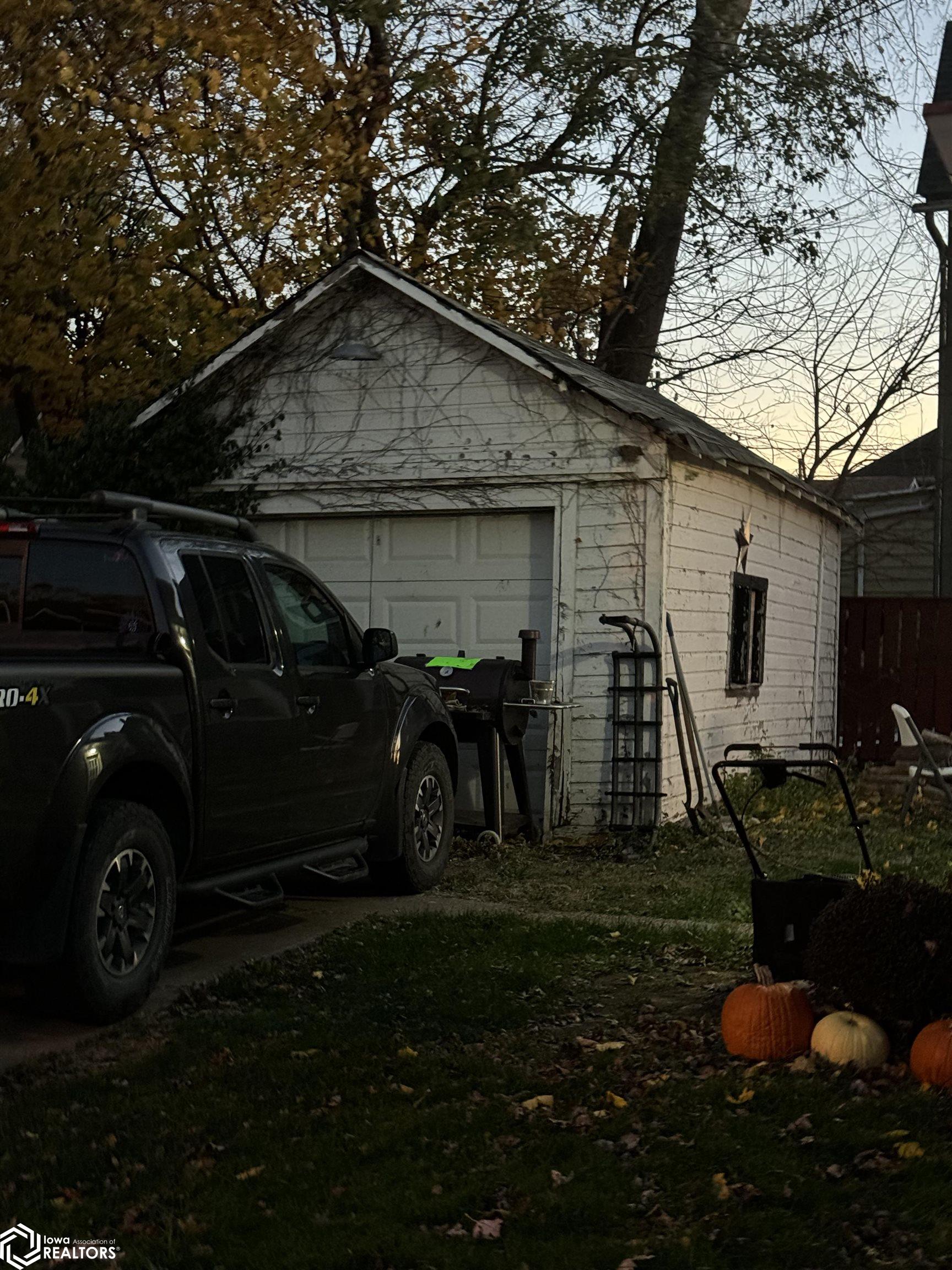 832 N 8th Street, Burlington, Iowa image 14