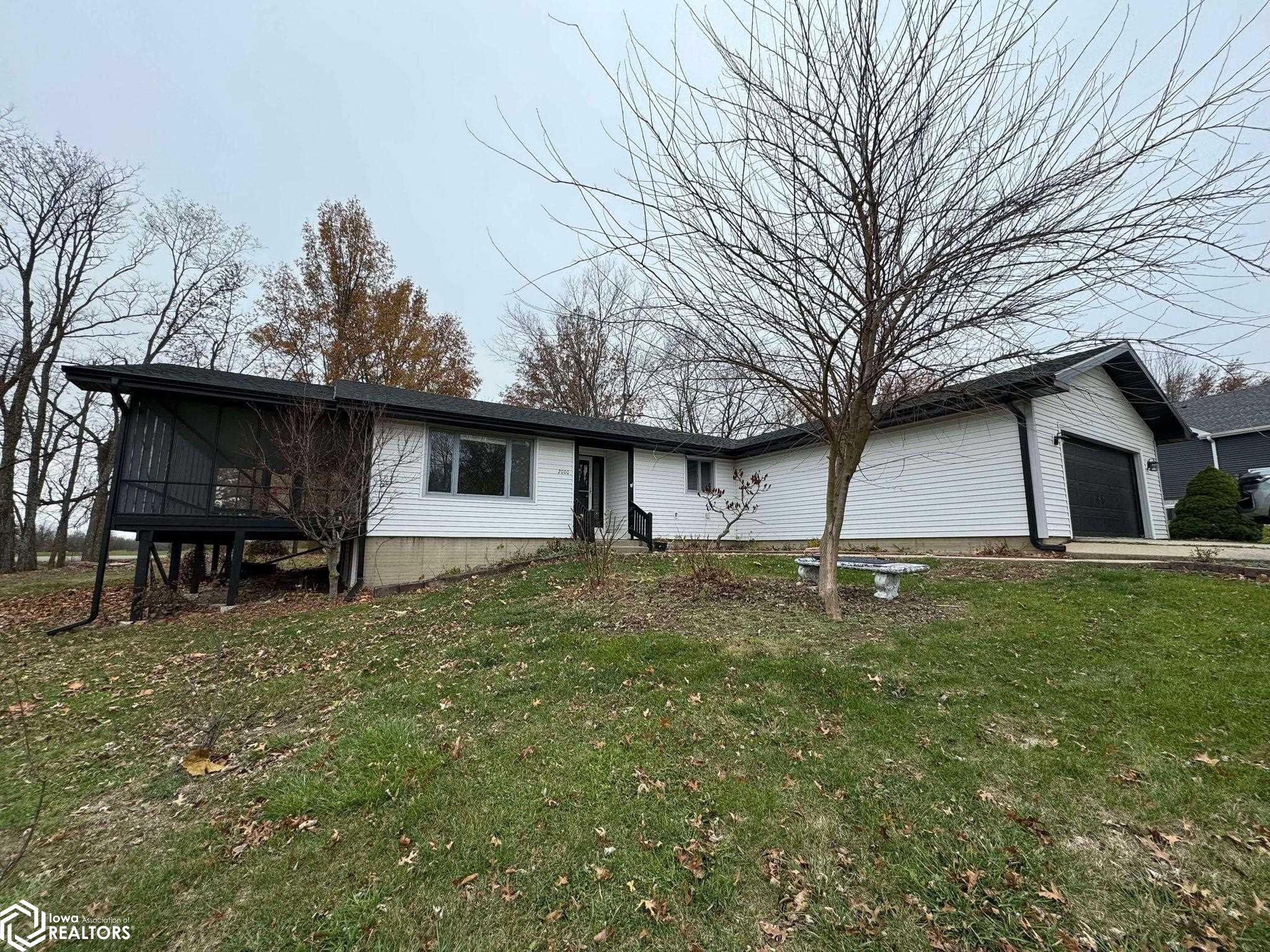 2000 Quail Ridge, Centerville, Iowa image 2