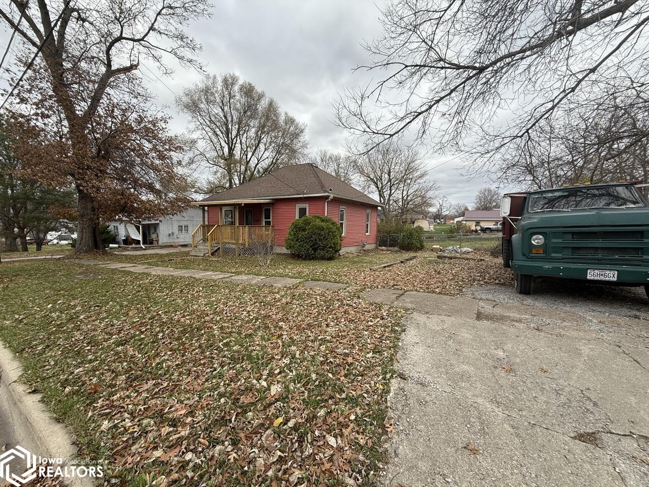 517 N 6th Street, Centerville, Iowa image 2
