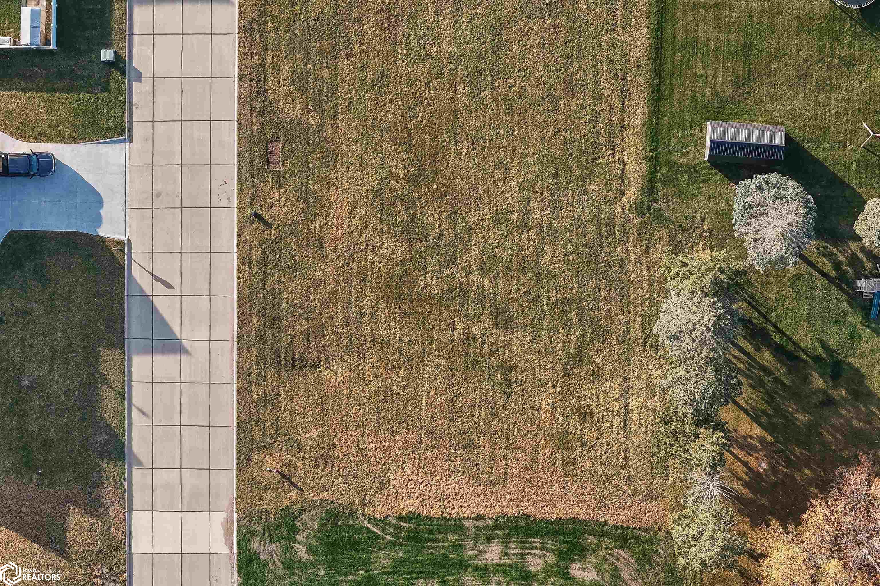 301 Laci Dru Drive, Mediapolis, Iowa image 2