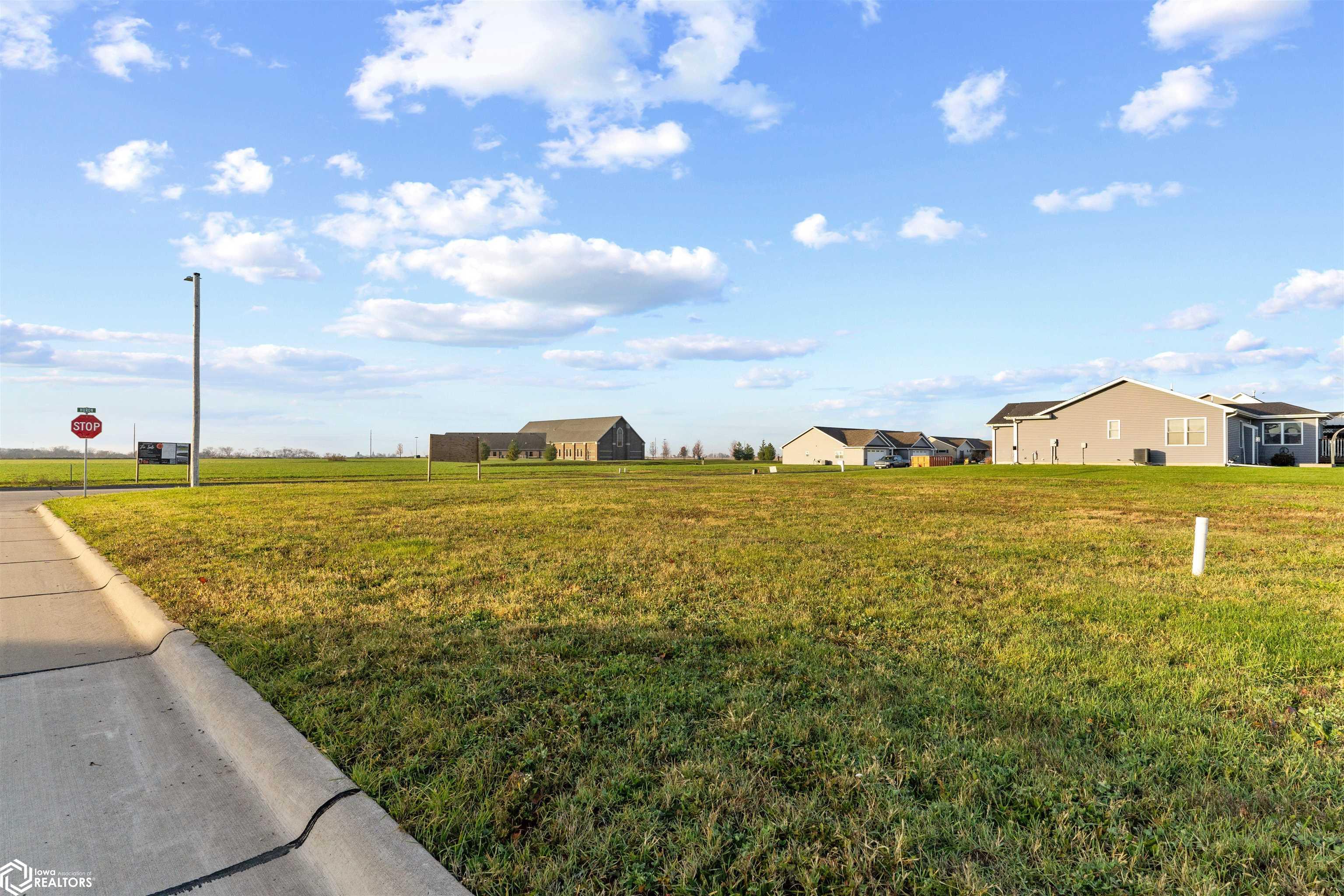415 Laci Dru Drive, Mediapolis, Iowa image 2