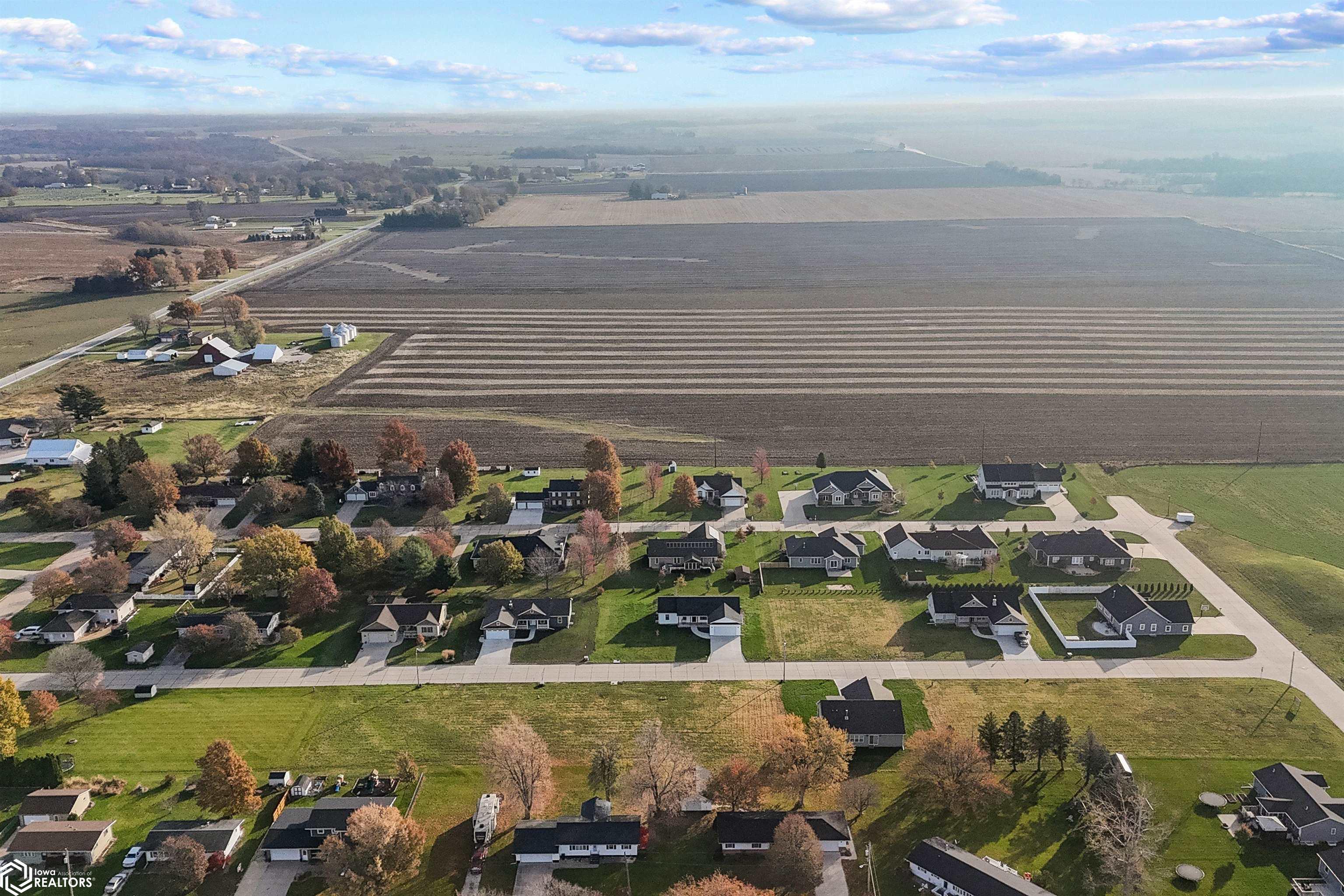 419 Laci Dru Drive, Mediapolis, Iowa image 2
