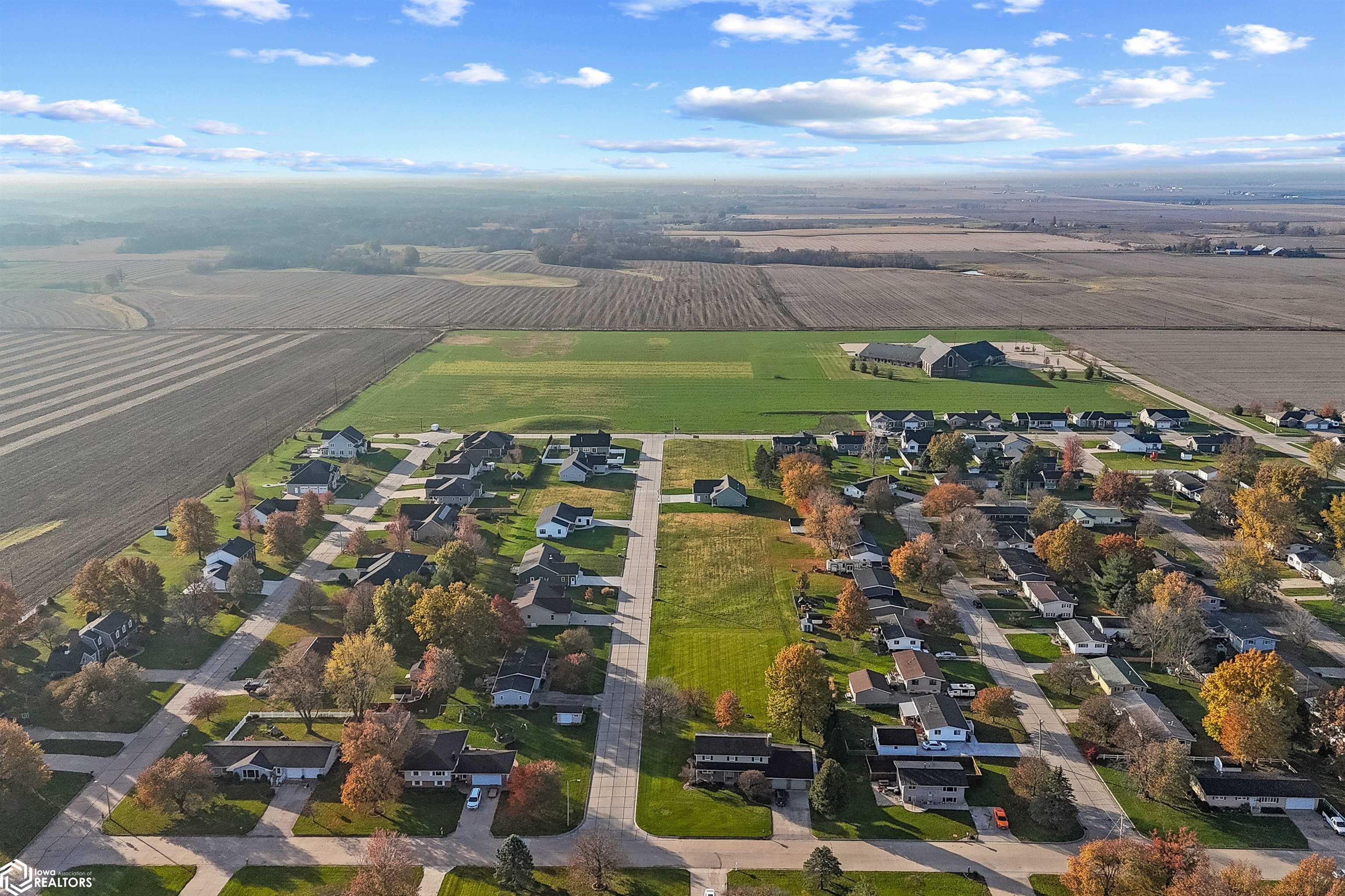 419 Laci Dru Drive, Mediapolis, Iowa image 3
