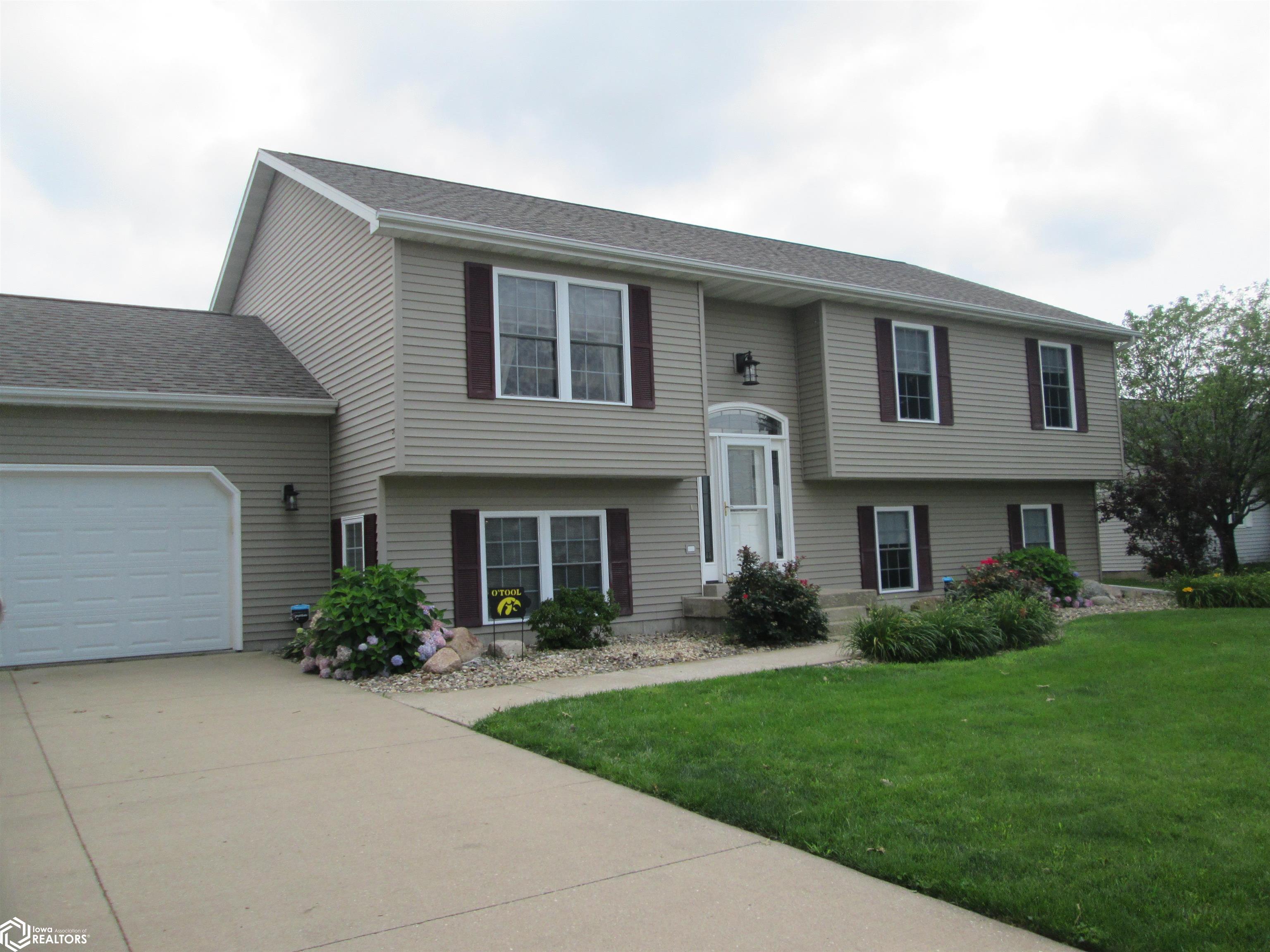 1427 Lynnwood, Burlington, Iowa image 1