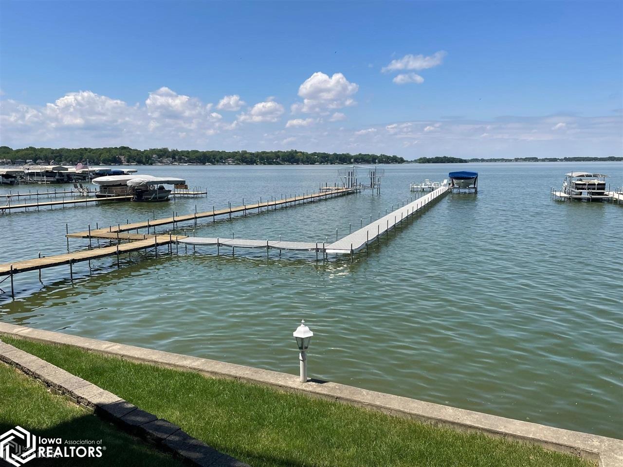 2707 S Lakeview Drive #2707, Clear Lake, Iowa image 24
