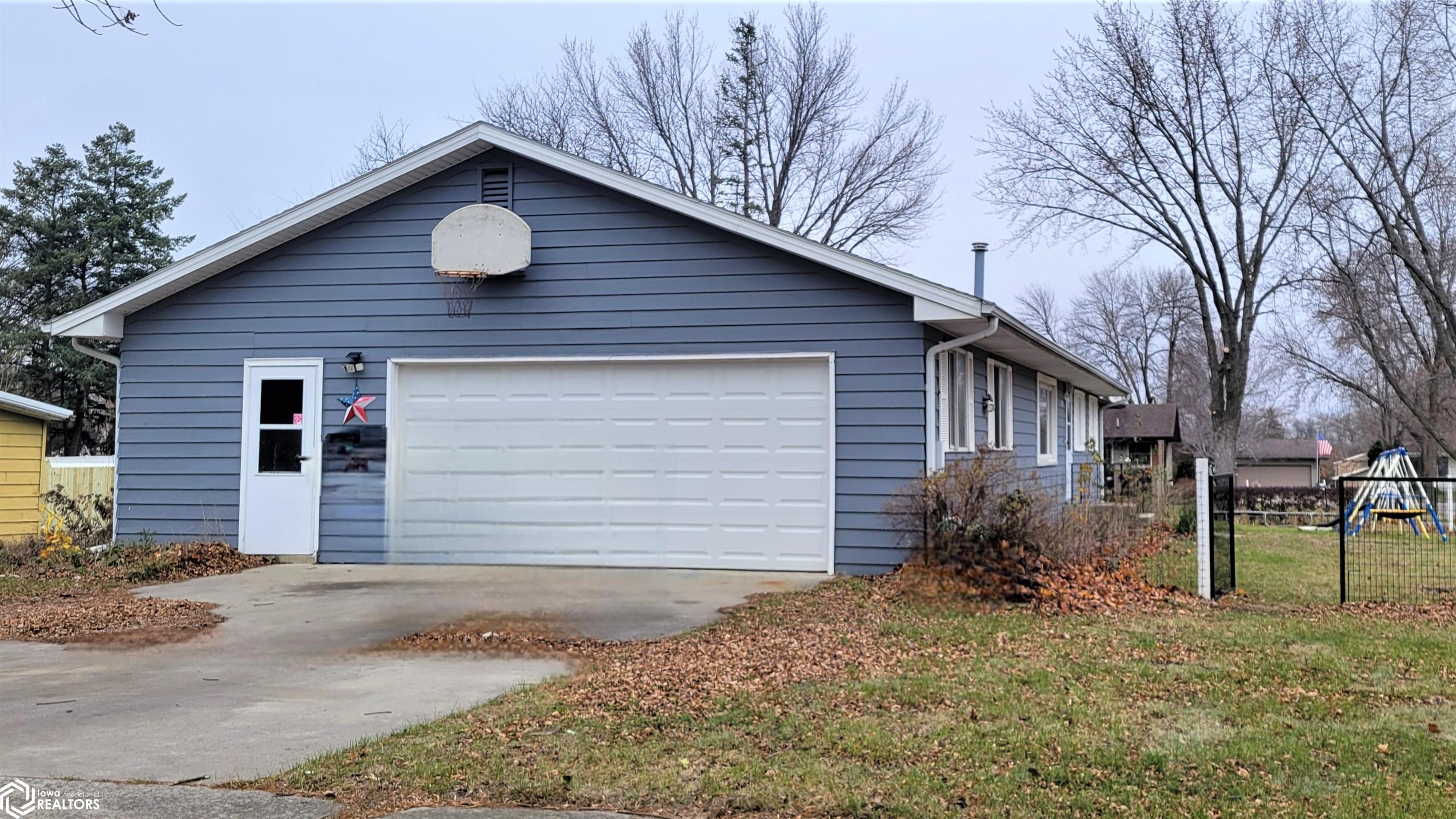 605 N Lantry Street, Algona, Iowa image 2