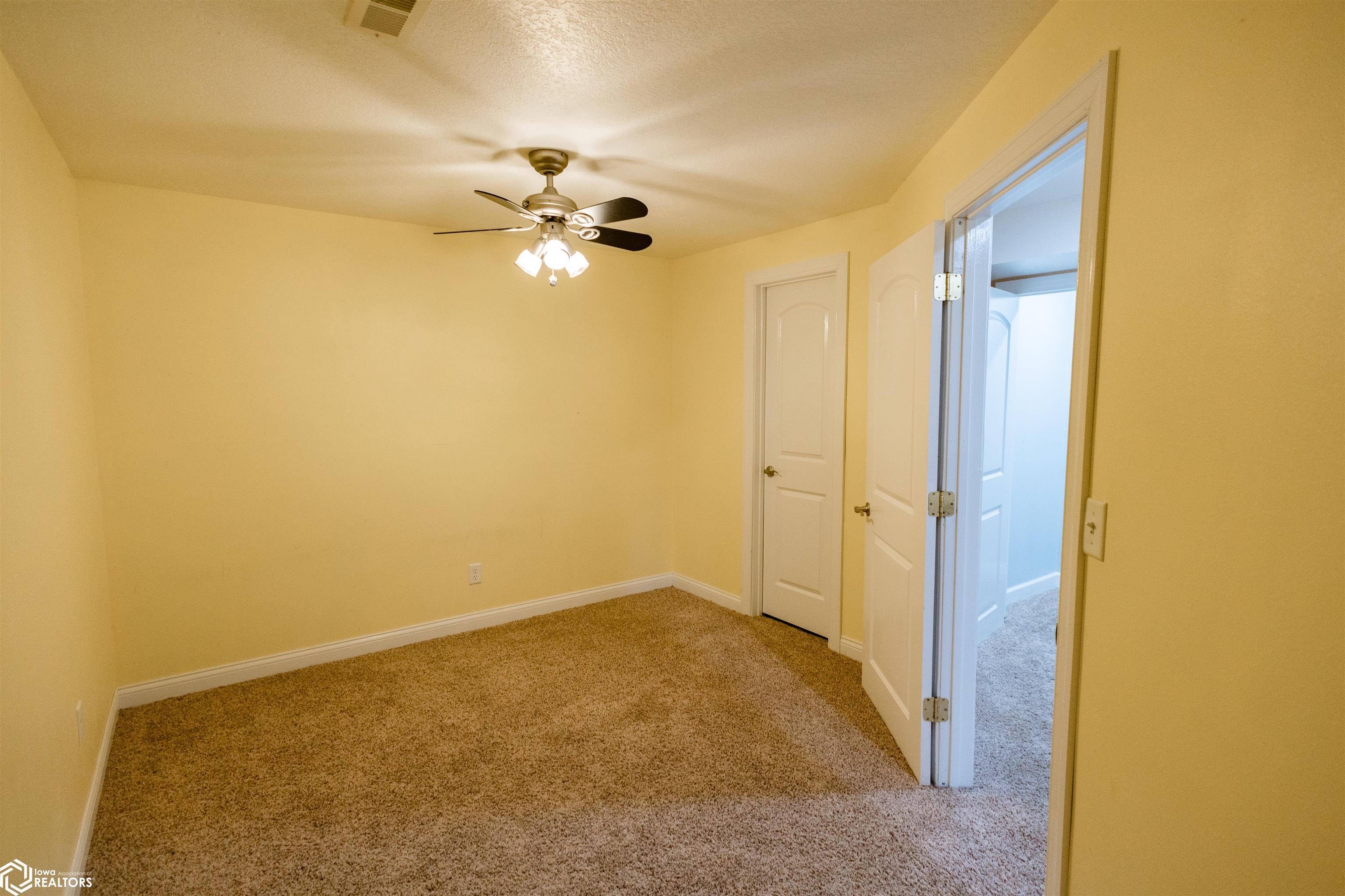 519 W Logan Street, Osceola, Iowa image 34