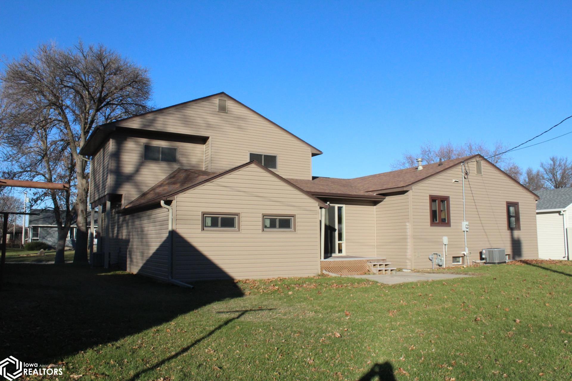 785 W 5th Street, Garner, Iowa image 3