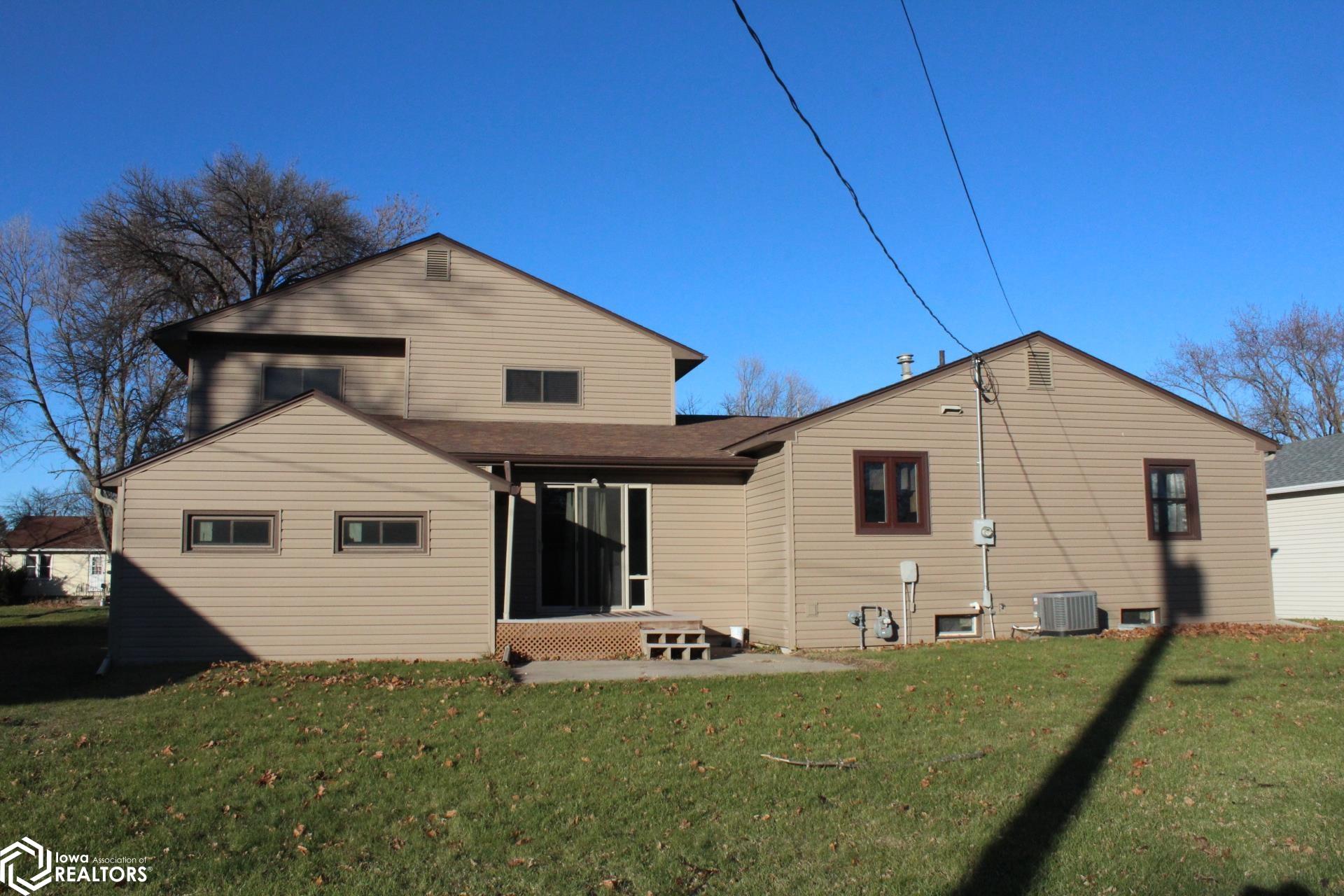 785 W 5th Street, Garner, Iowa image 4