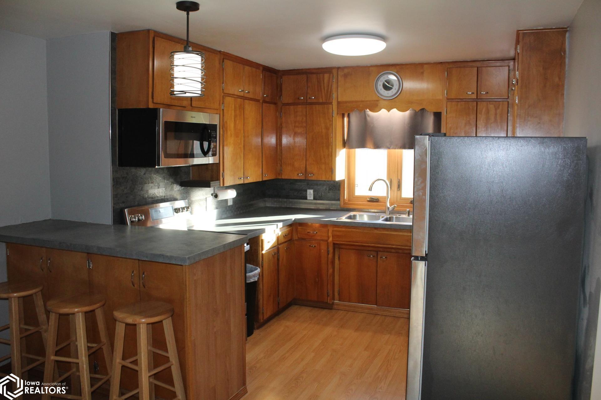 785 W 5th Street, Garner, Iowa image 5