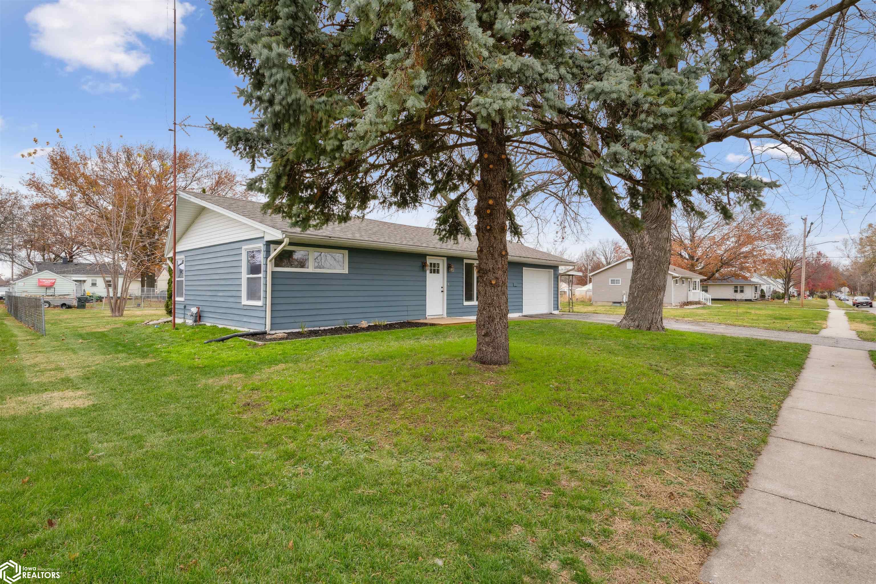 611 Leffler Street, West Burlington, Iowa image 3