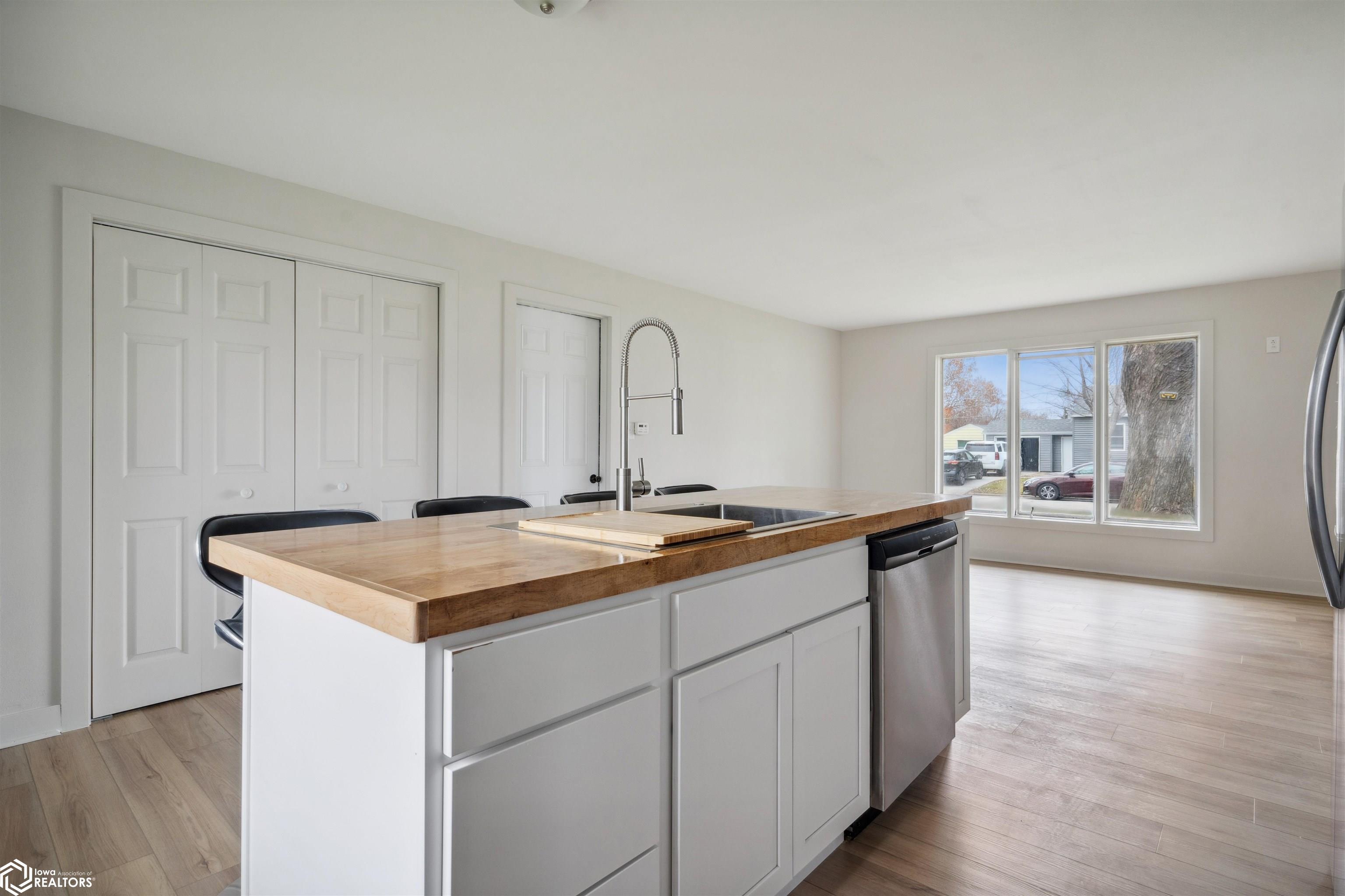 611 Leffler Street, West Burlington, Iowa image 9
