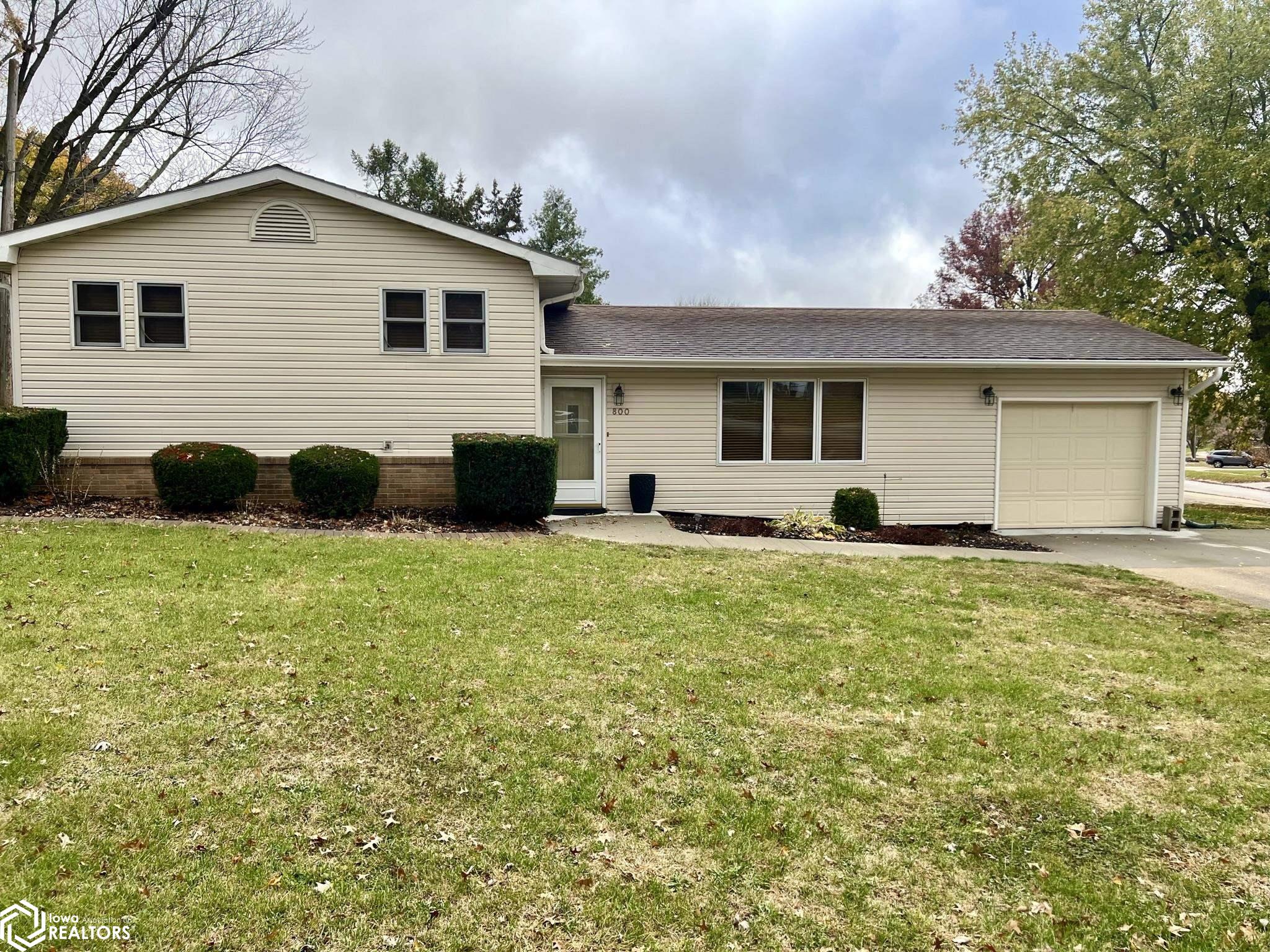 800 S Park Drive, Denison, Iowa image 1