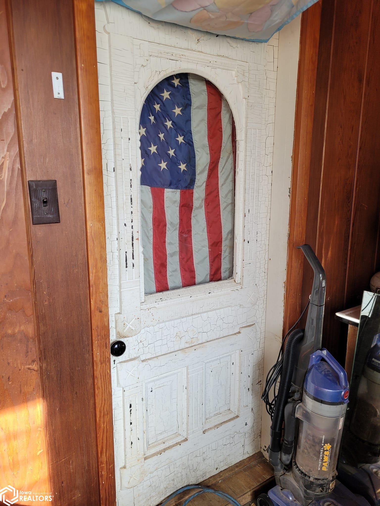 202 N West Street, Sigourney, Iowa image 12