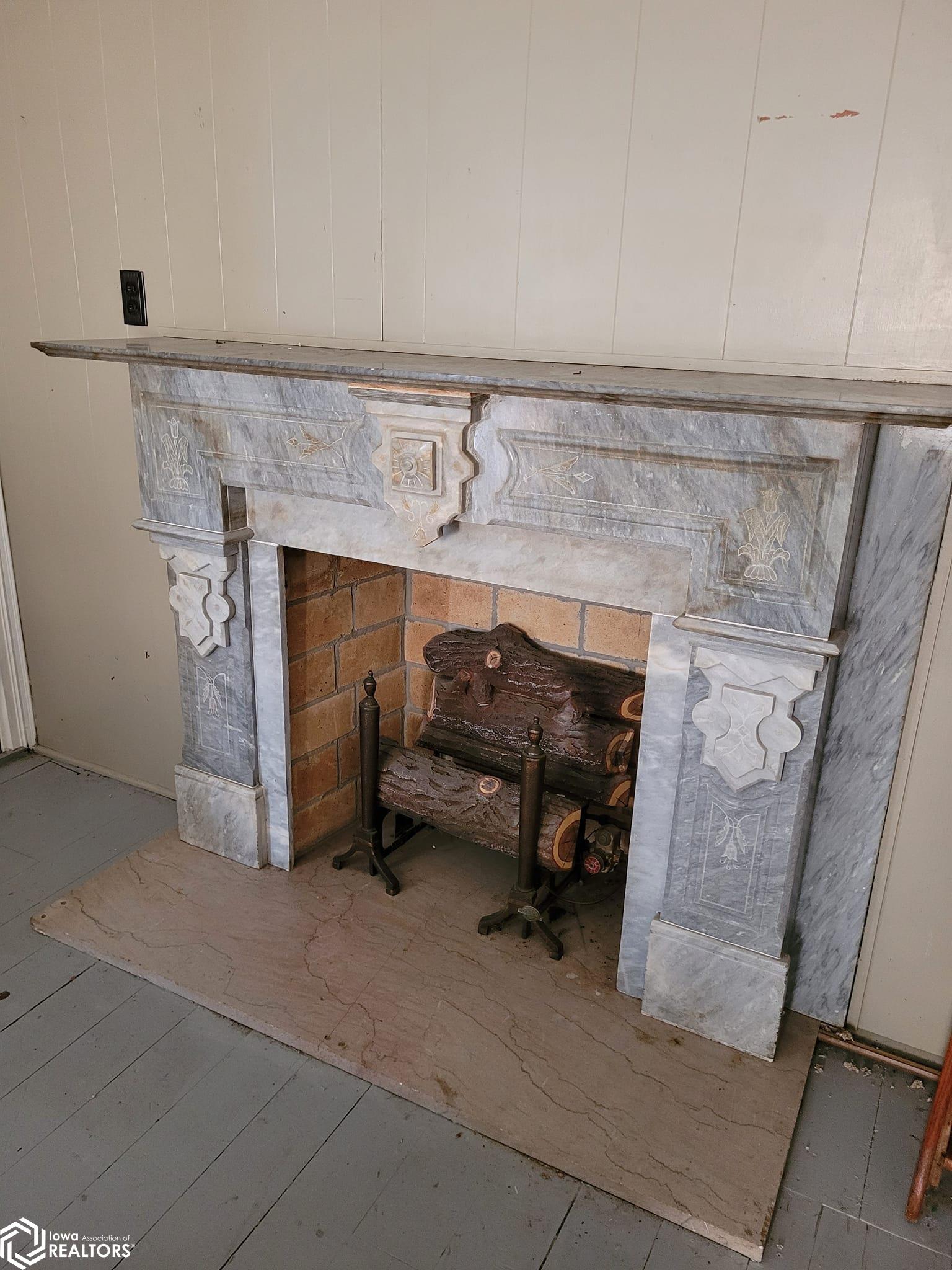 202 N West Street, Sigourney, Iowa image 20