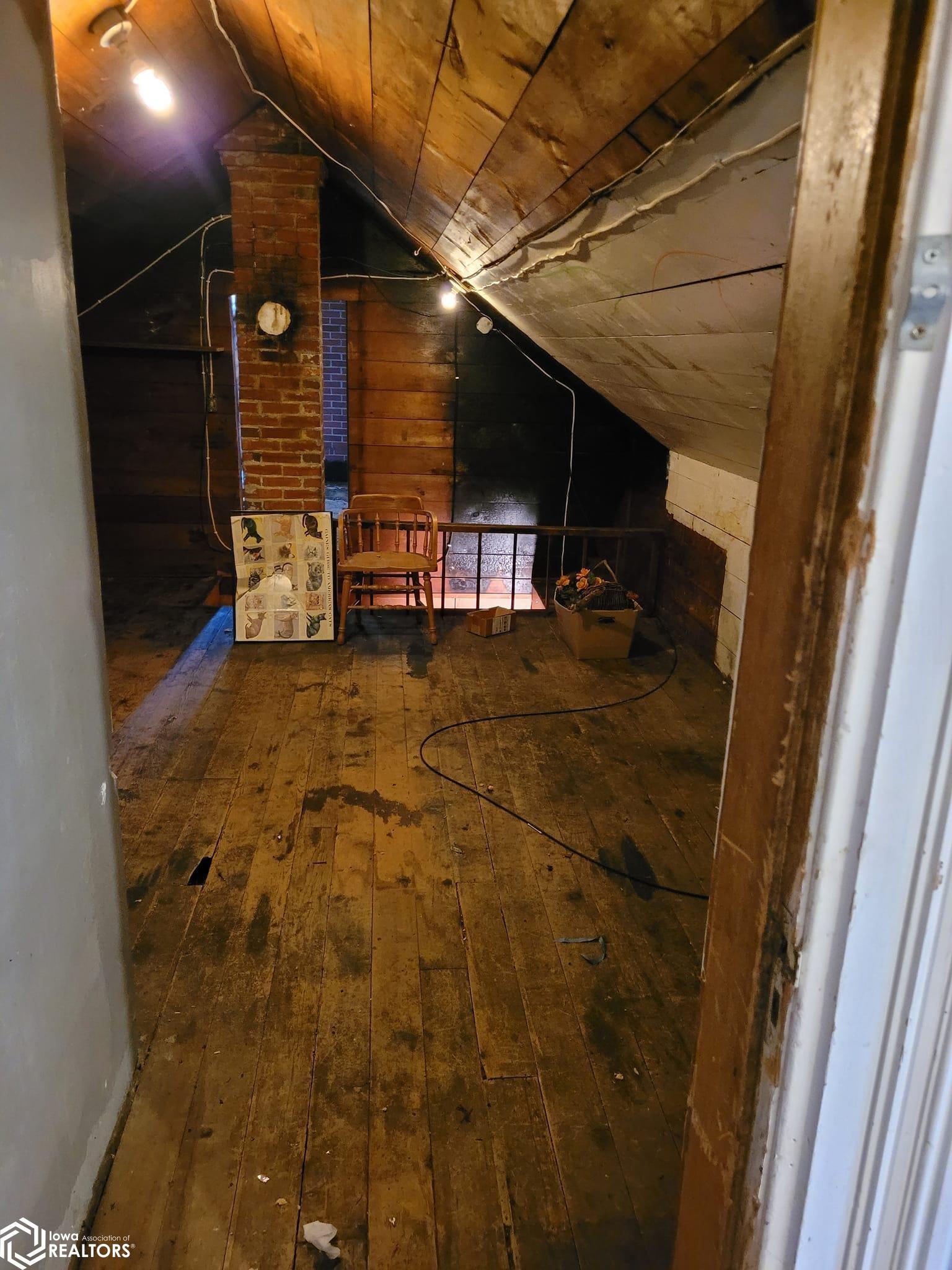 202 N West Street, Sigourney, Iowa image 29