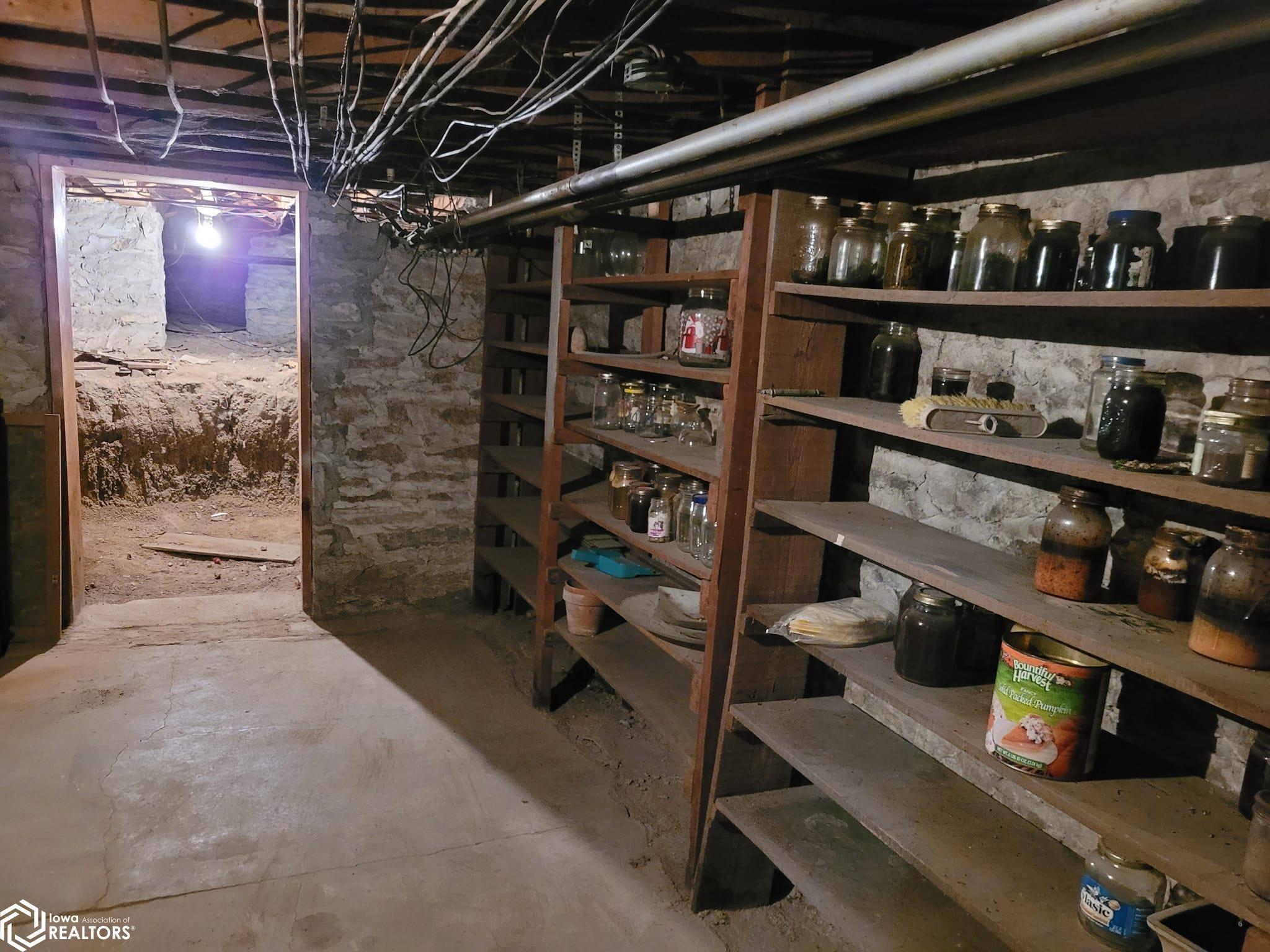 202 N West Street, Sigourney, Iowa image 37