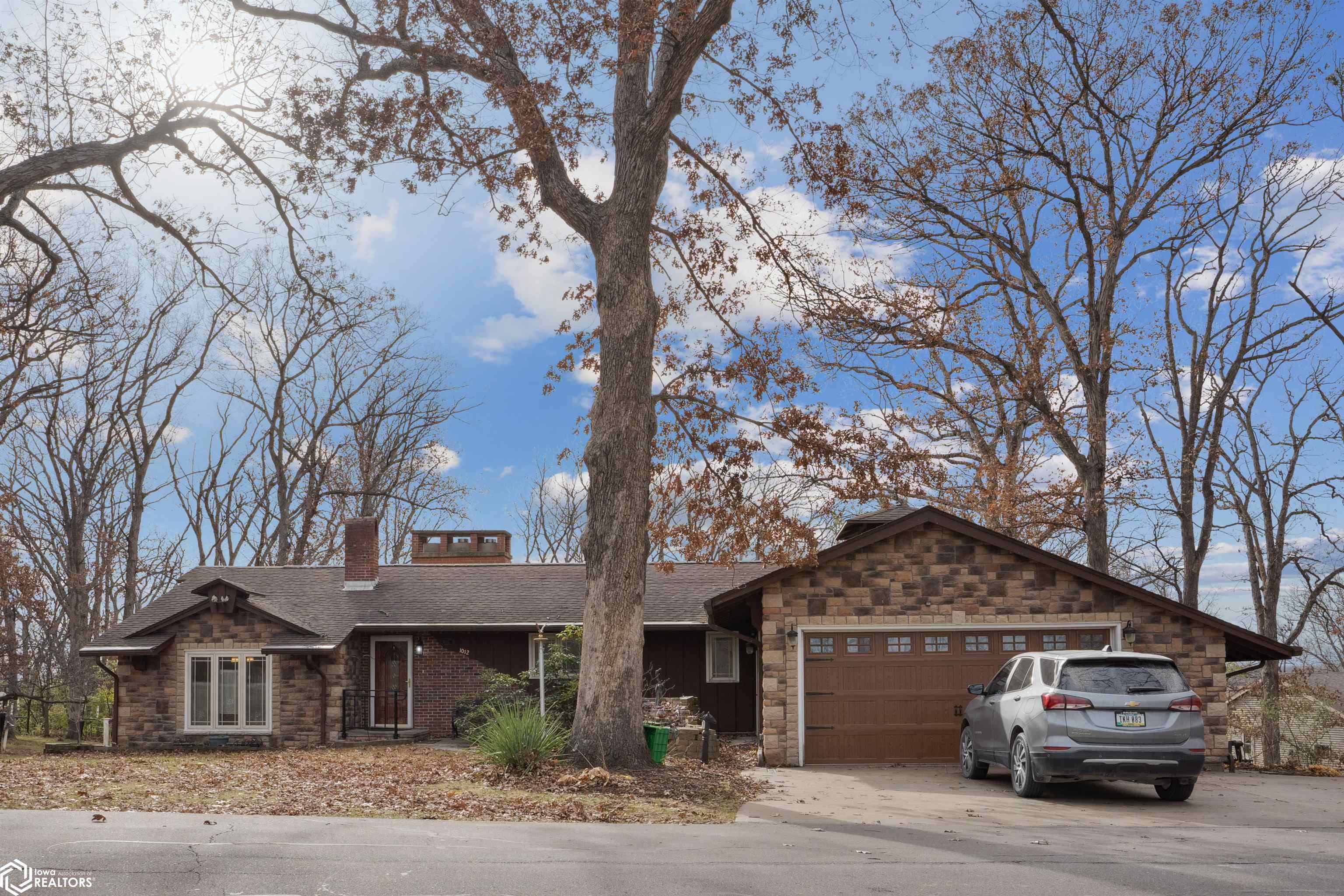 1012 Westwood Drive, Mount Pleasant, Iowa image 1