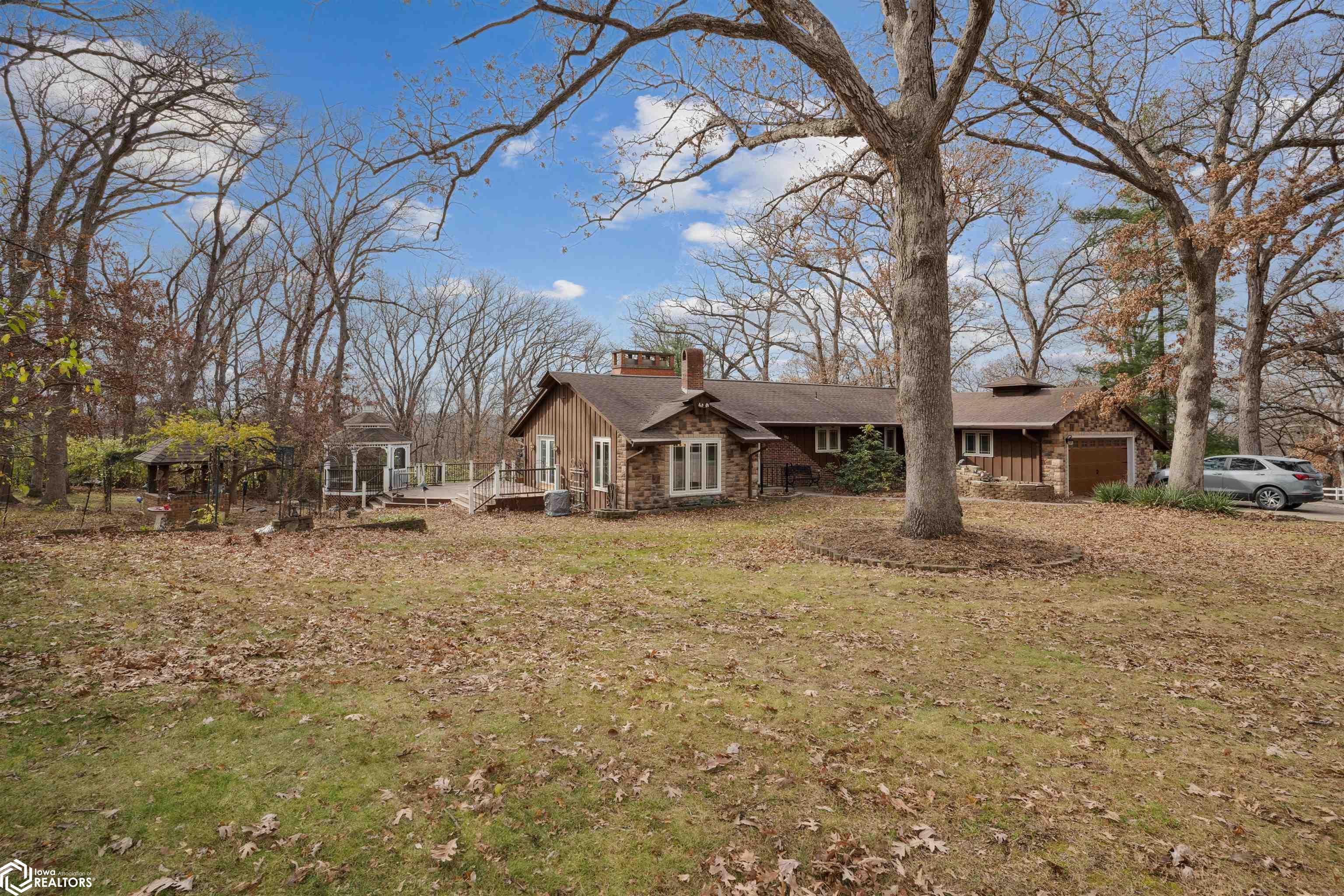 1012 Westwood Drive, Mount Pleasant, Iowa image 2