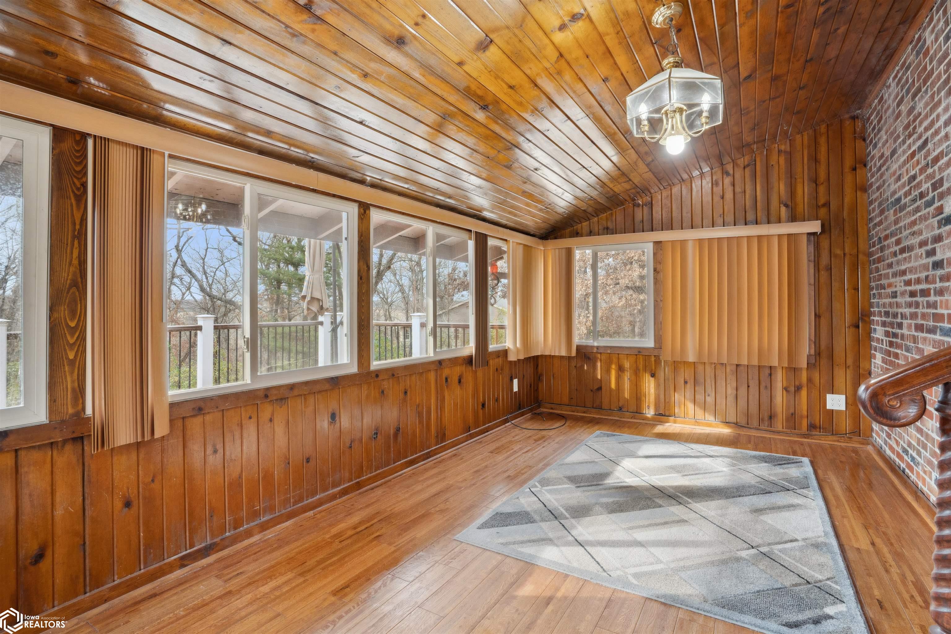 1012 Westwood Drive, Mount Pleasant, Iowa image 12