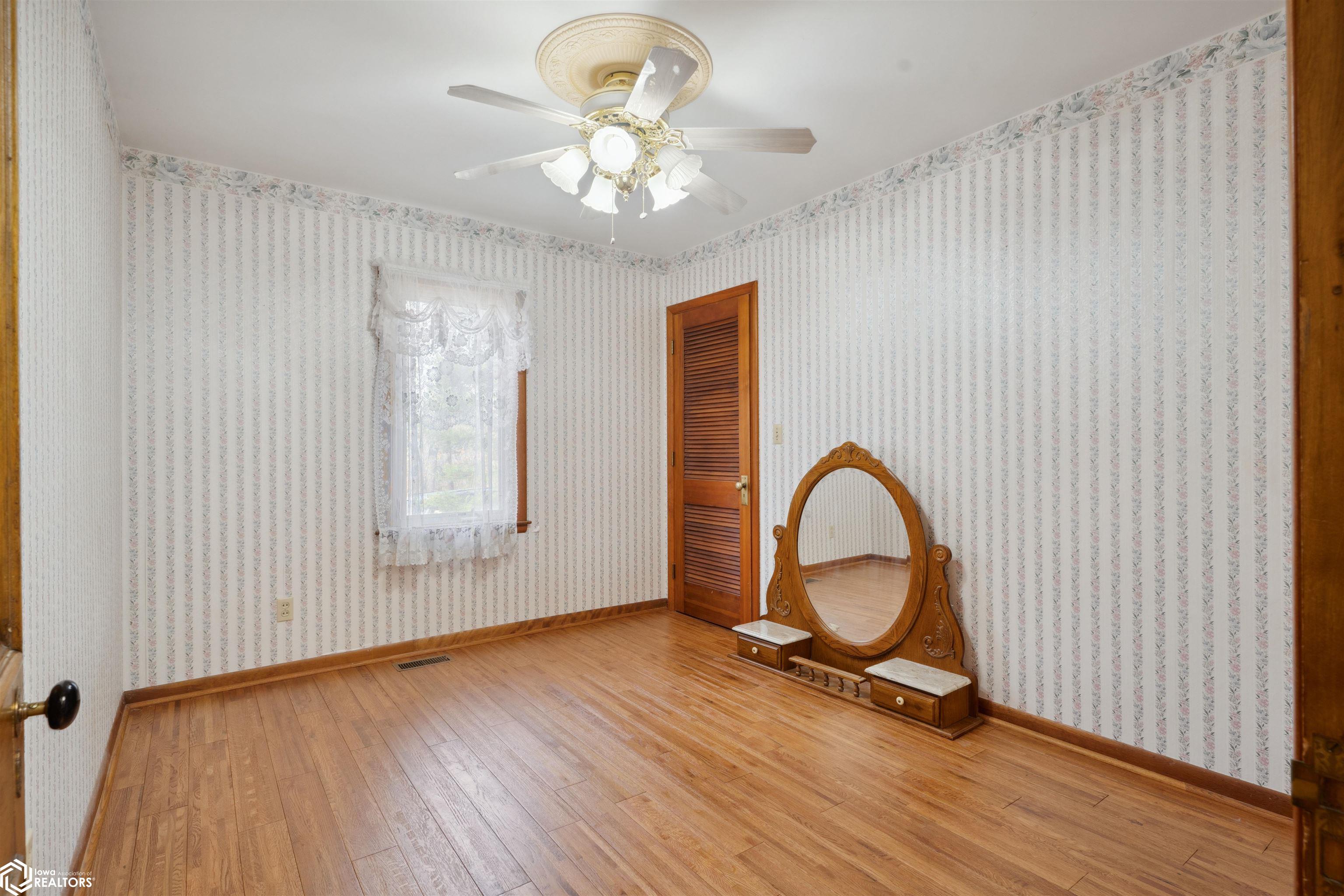 1012 Westwood Drive, Mount Pleasant, Iowa image 14