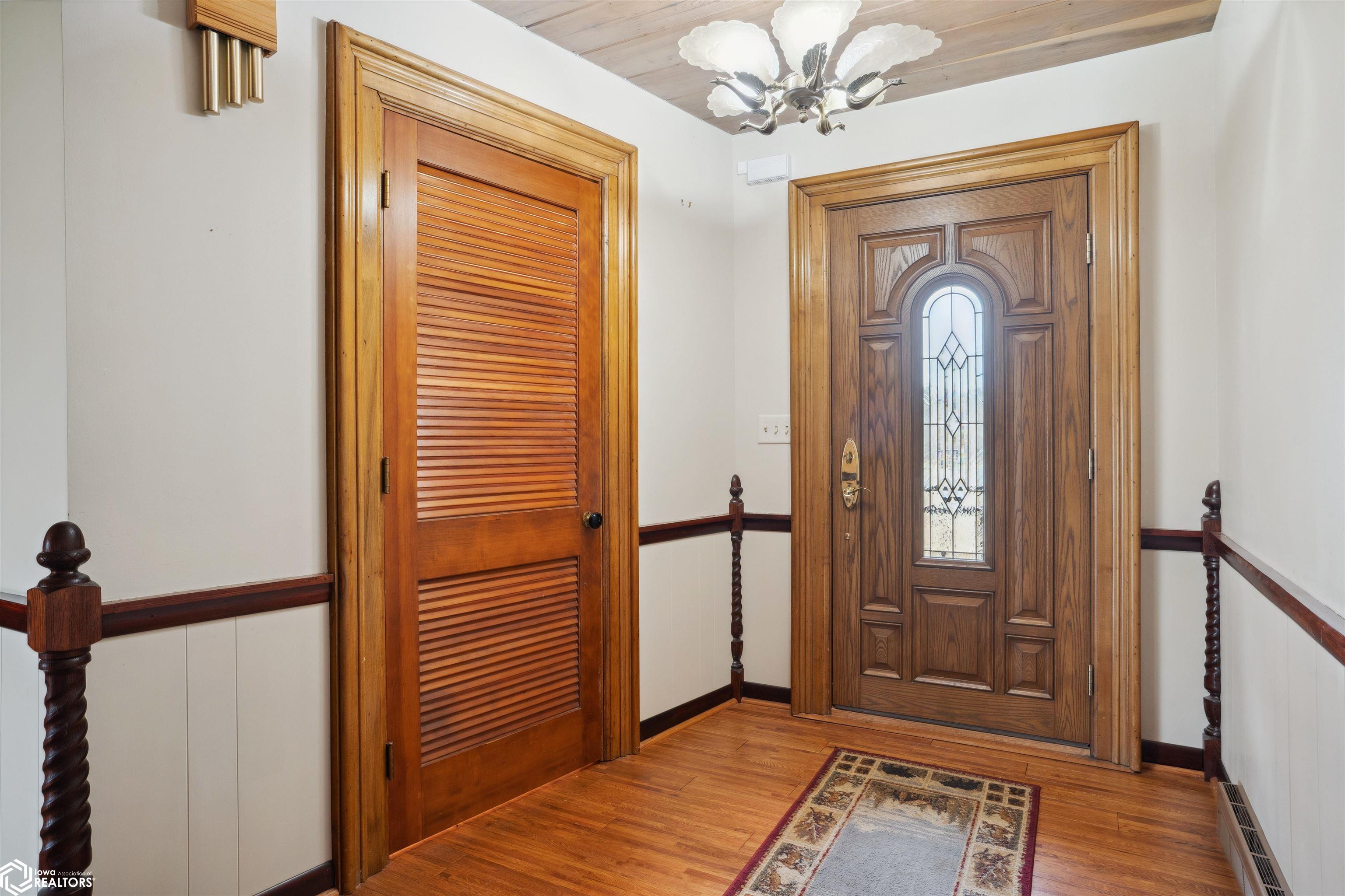 1012 Westwood Drive, Mount Pleasant, Iowa image 3
