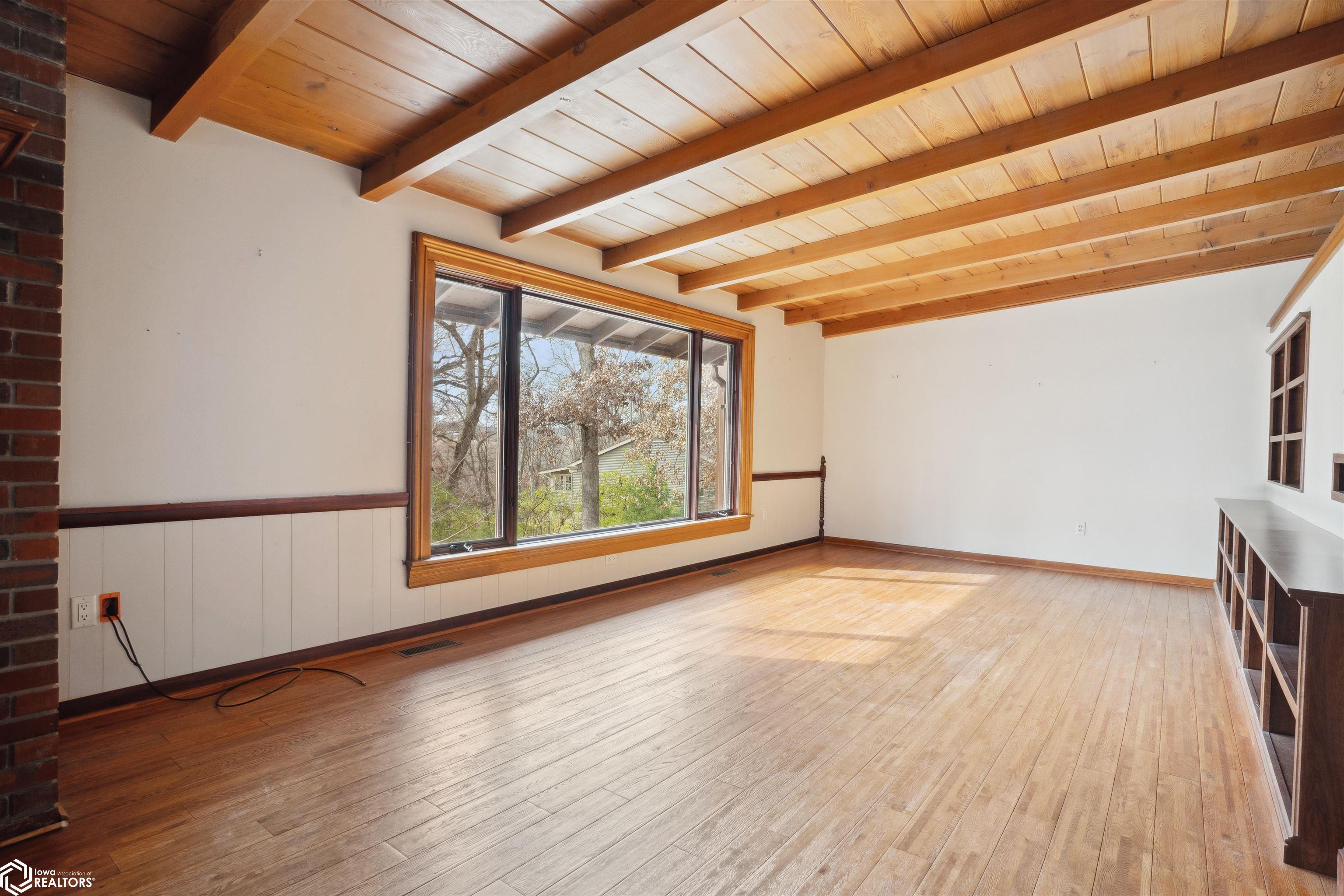 1012 Westwood Drive, Mount Pleasant, Iowa image 4