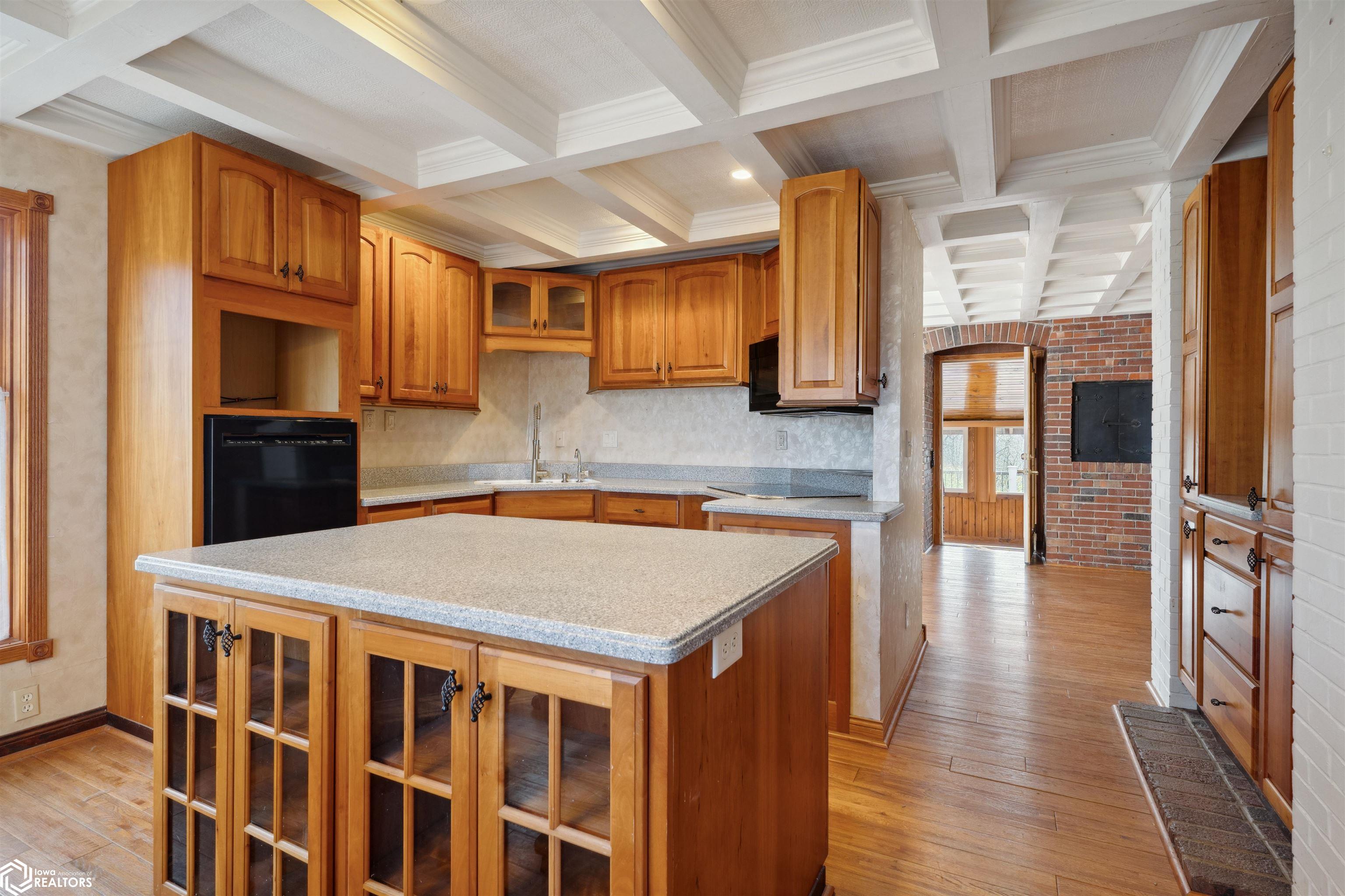 1012 Westwood Drive, Mount Pleasant, Iowa image 9