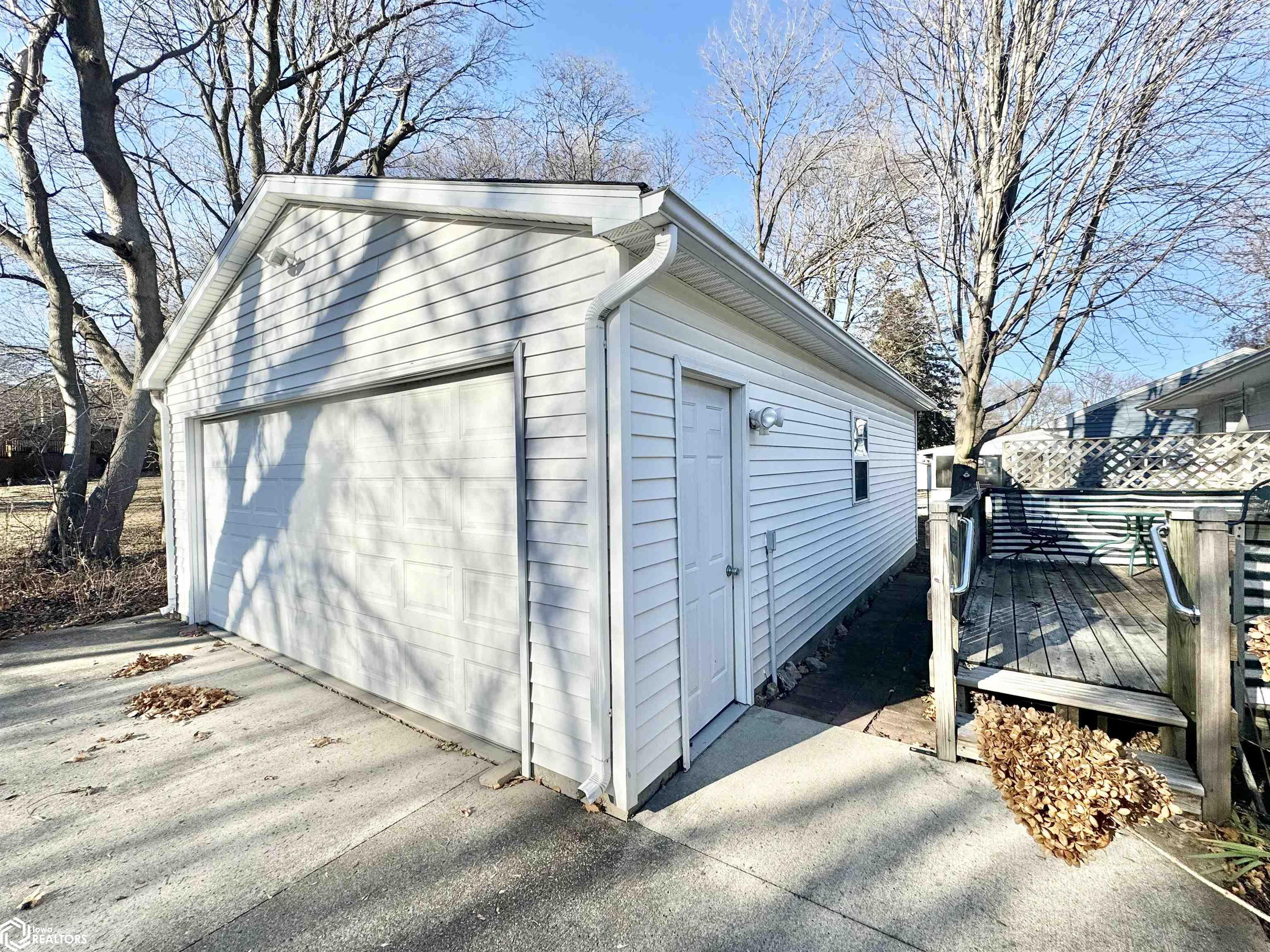 613 S 11th St, Clear Lake, Iowa image 17