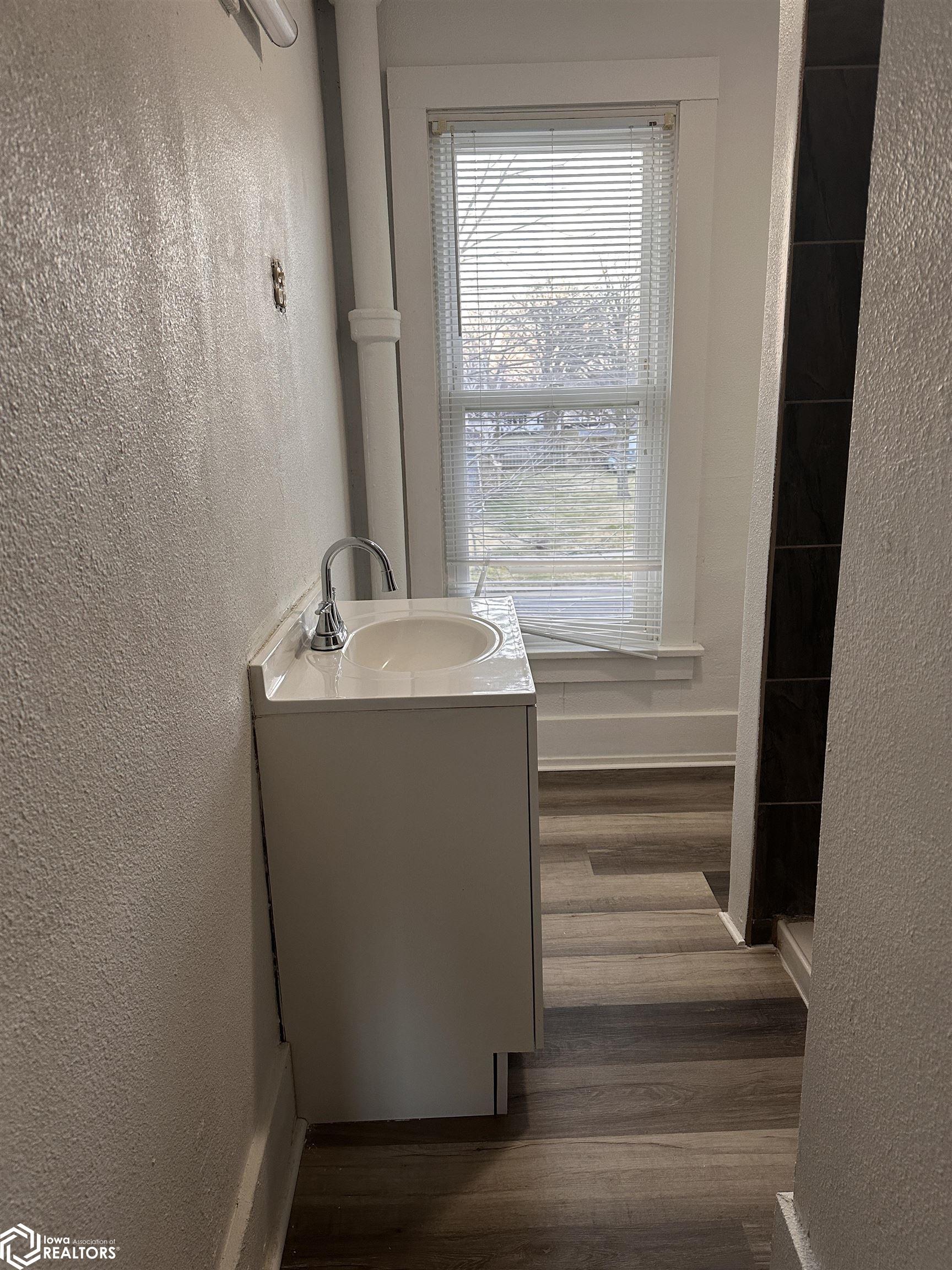 2104 Madison Avenue, Burlington, Iowa image 33