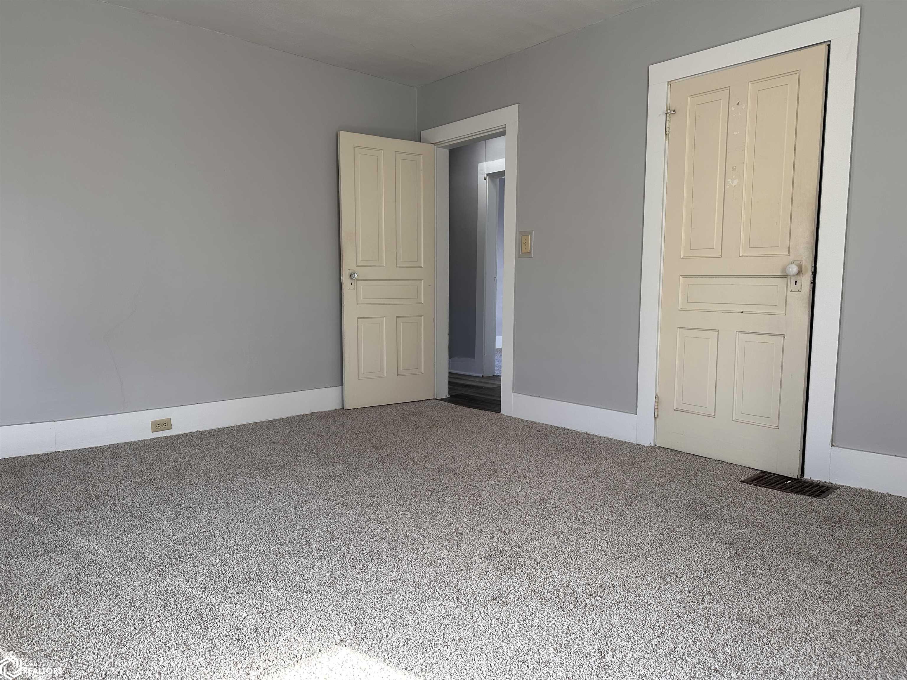 2104 Madison Avenue, Burlington, Iowa image 6