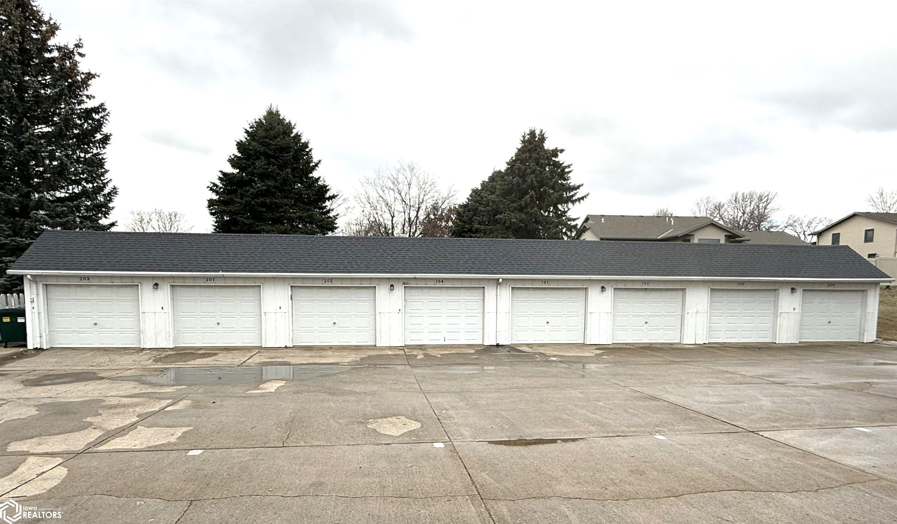 413 Lynn Street, Carroll, Iowa image 2