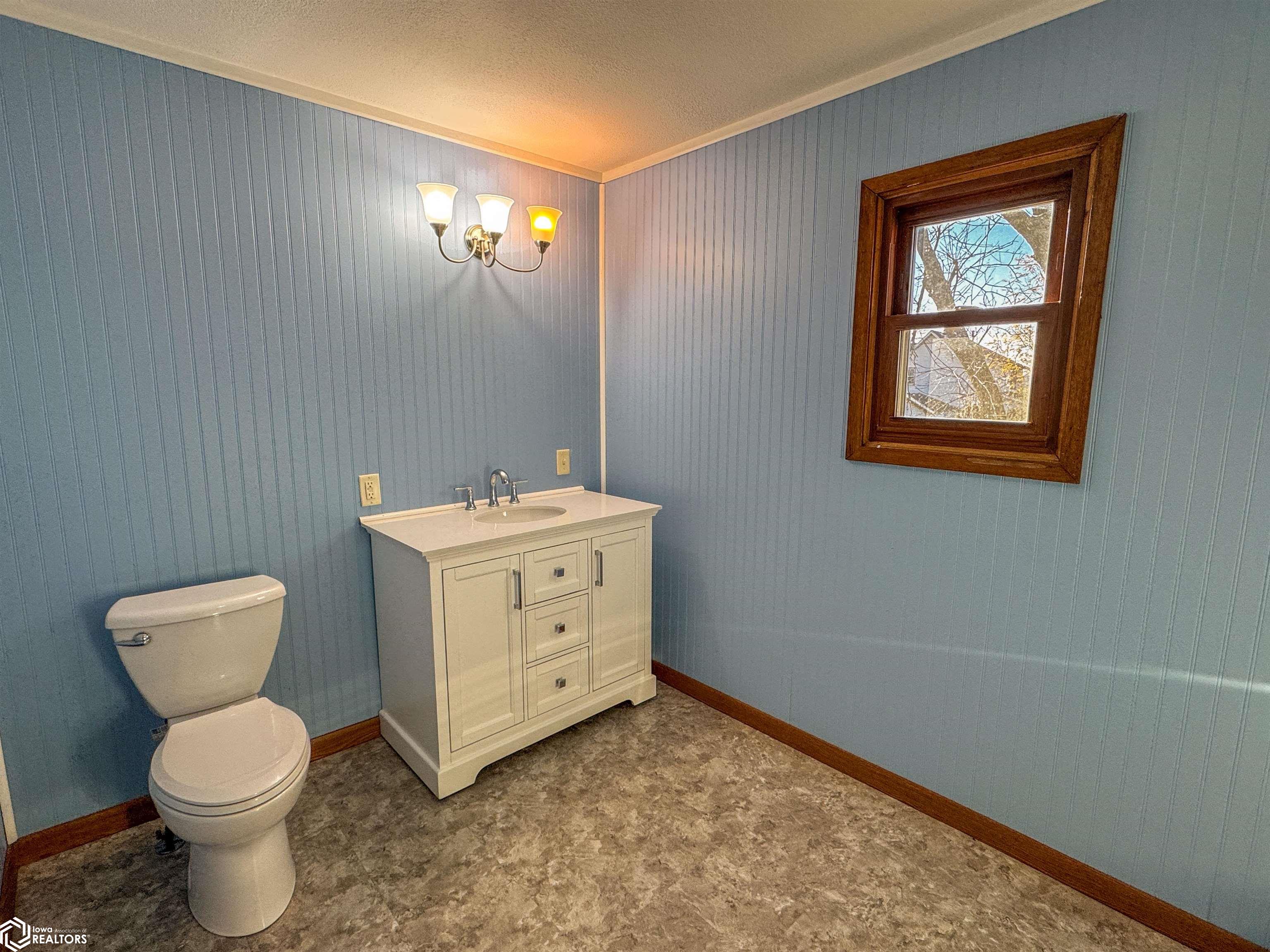 413 7th Street, Hampton, Iowa image 5