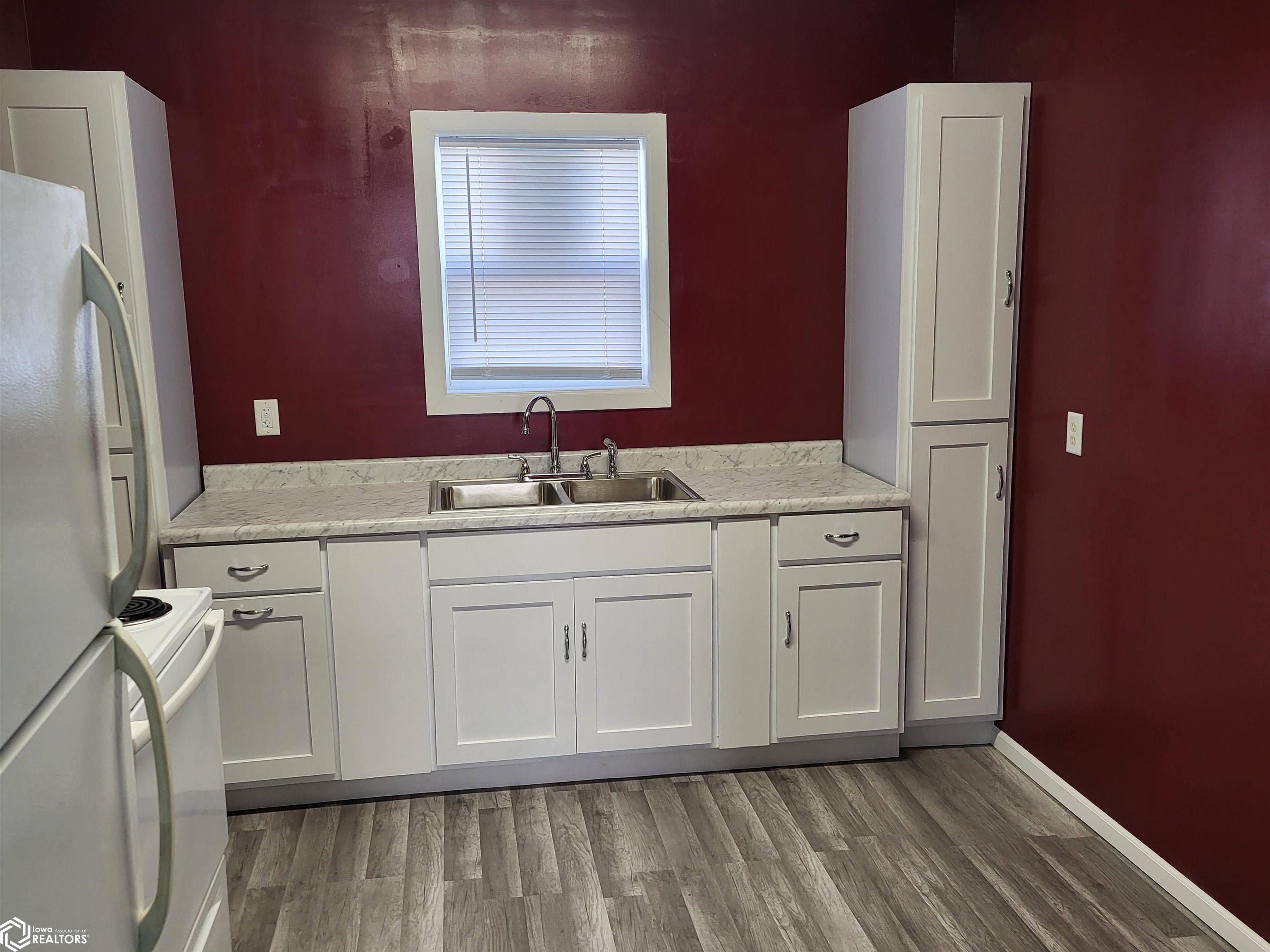 409 N 11th Avenue, Marshalltown, Iowa image 4
