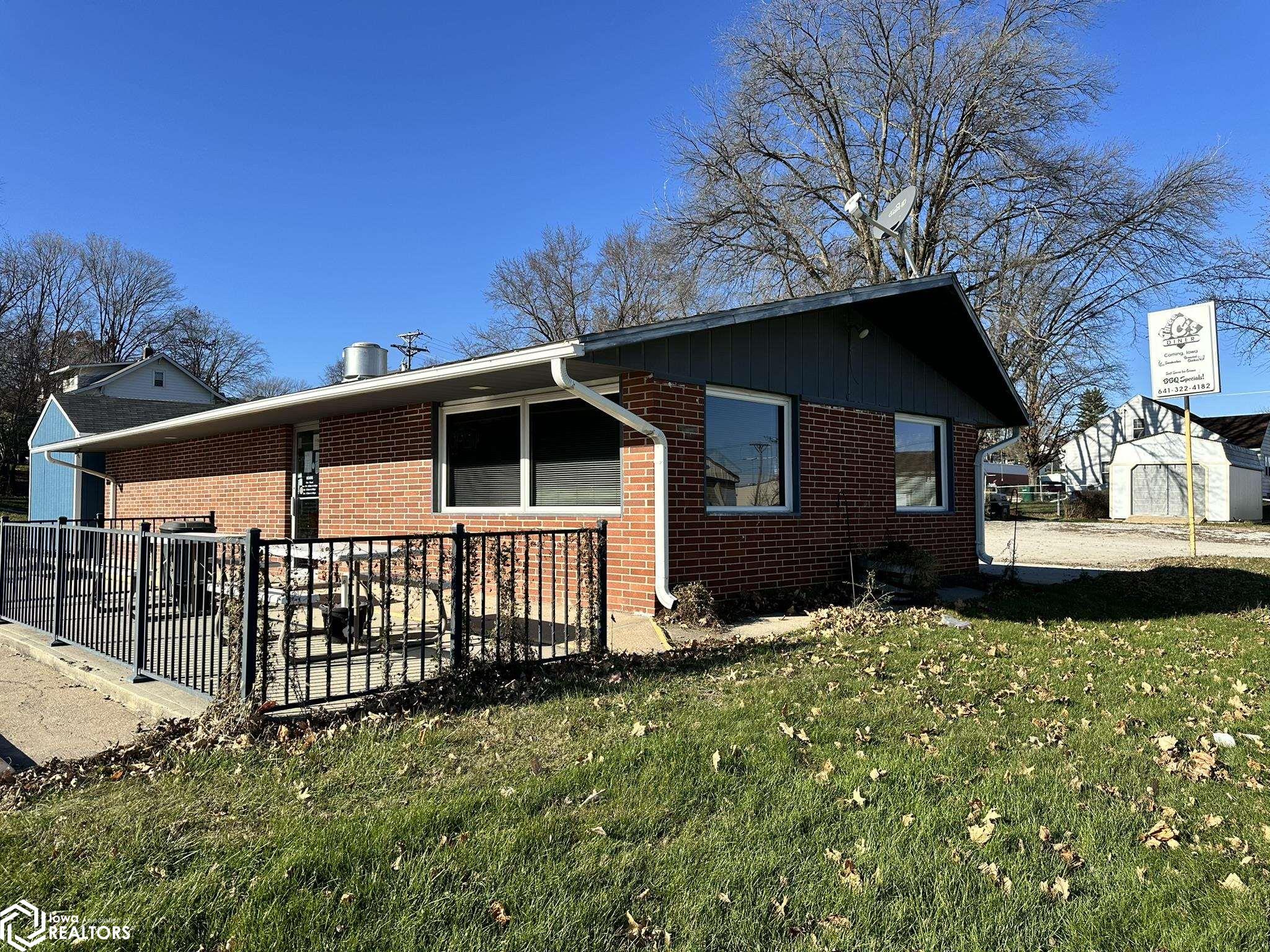 300 - 302 9th Street, Corning, Iowa image 8