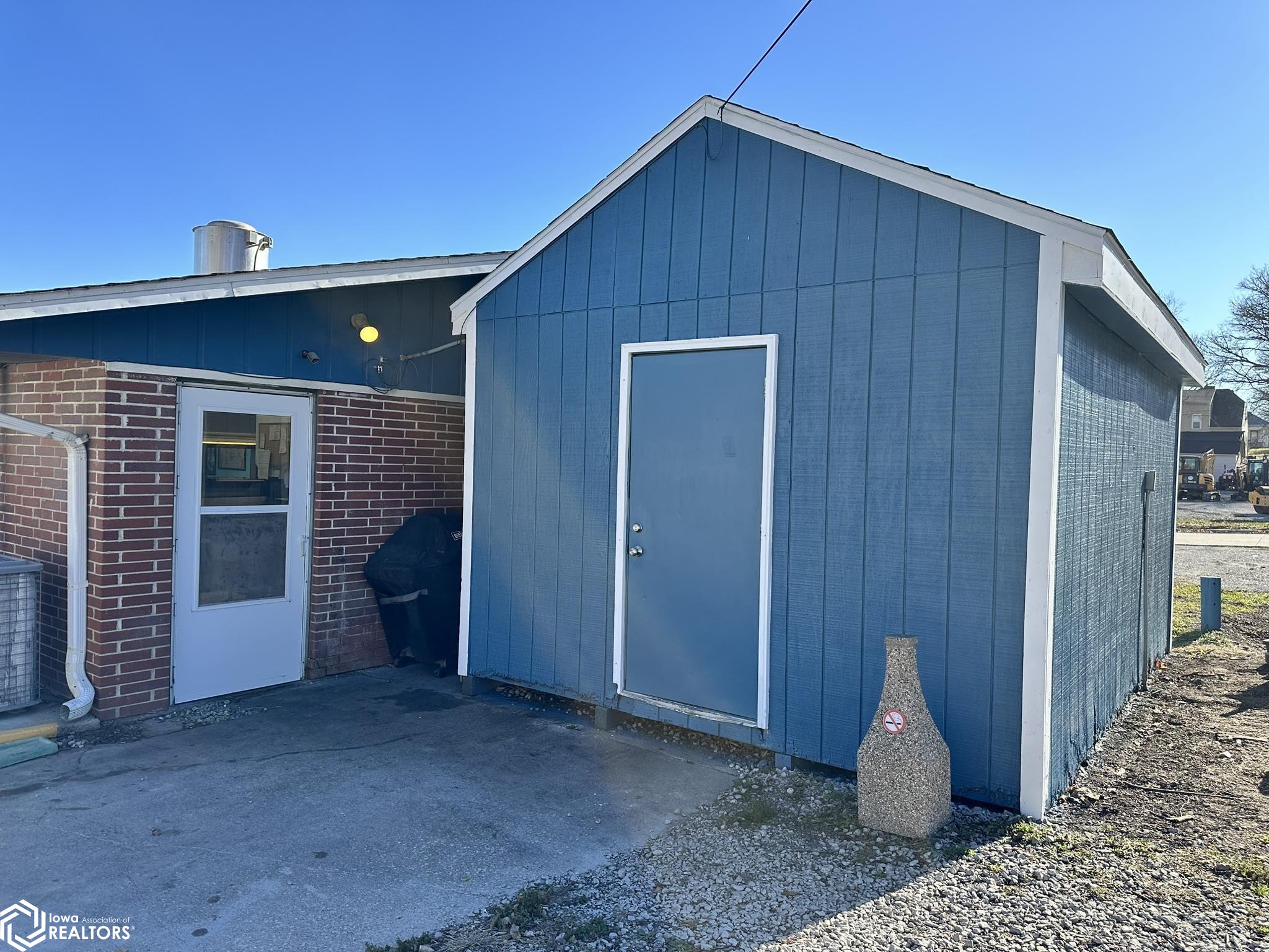 300 - 302 9th Street, Corning, Iowa image 9
