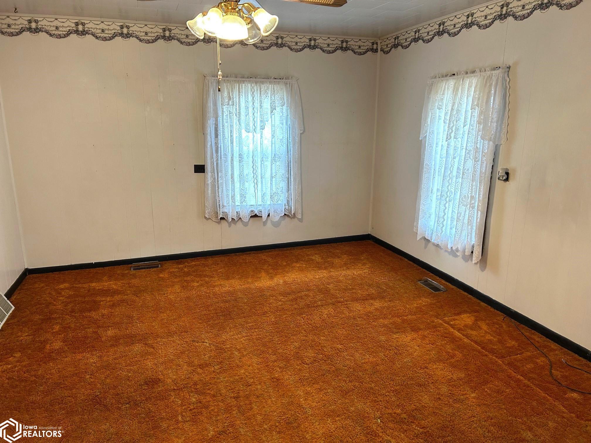 405 E Hoffman Street, Graettinger, Iowa image 4
