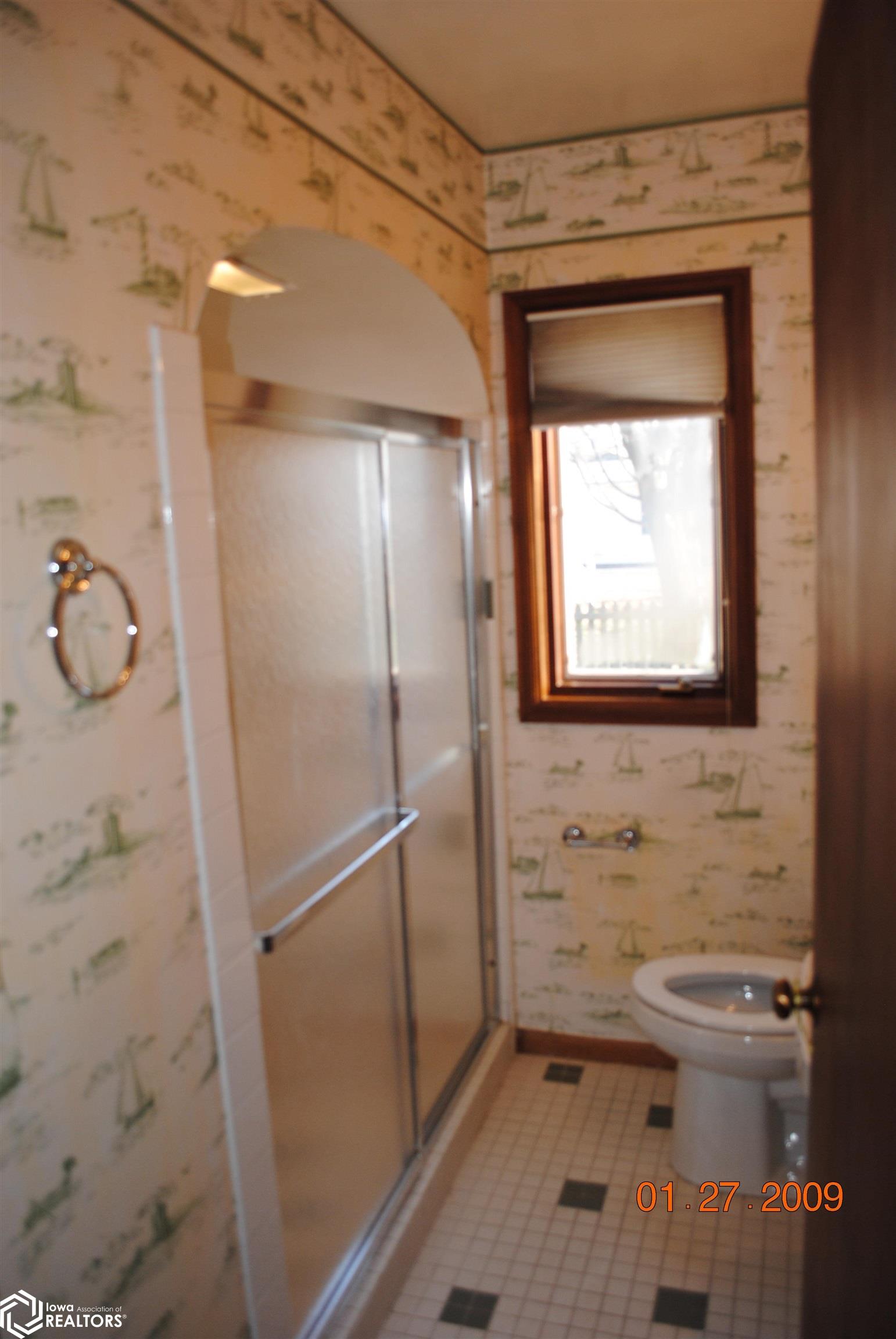 706 N Main, Mount Pleasant, Iowa image 10