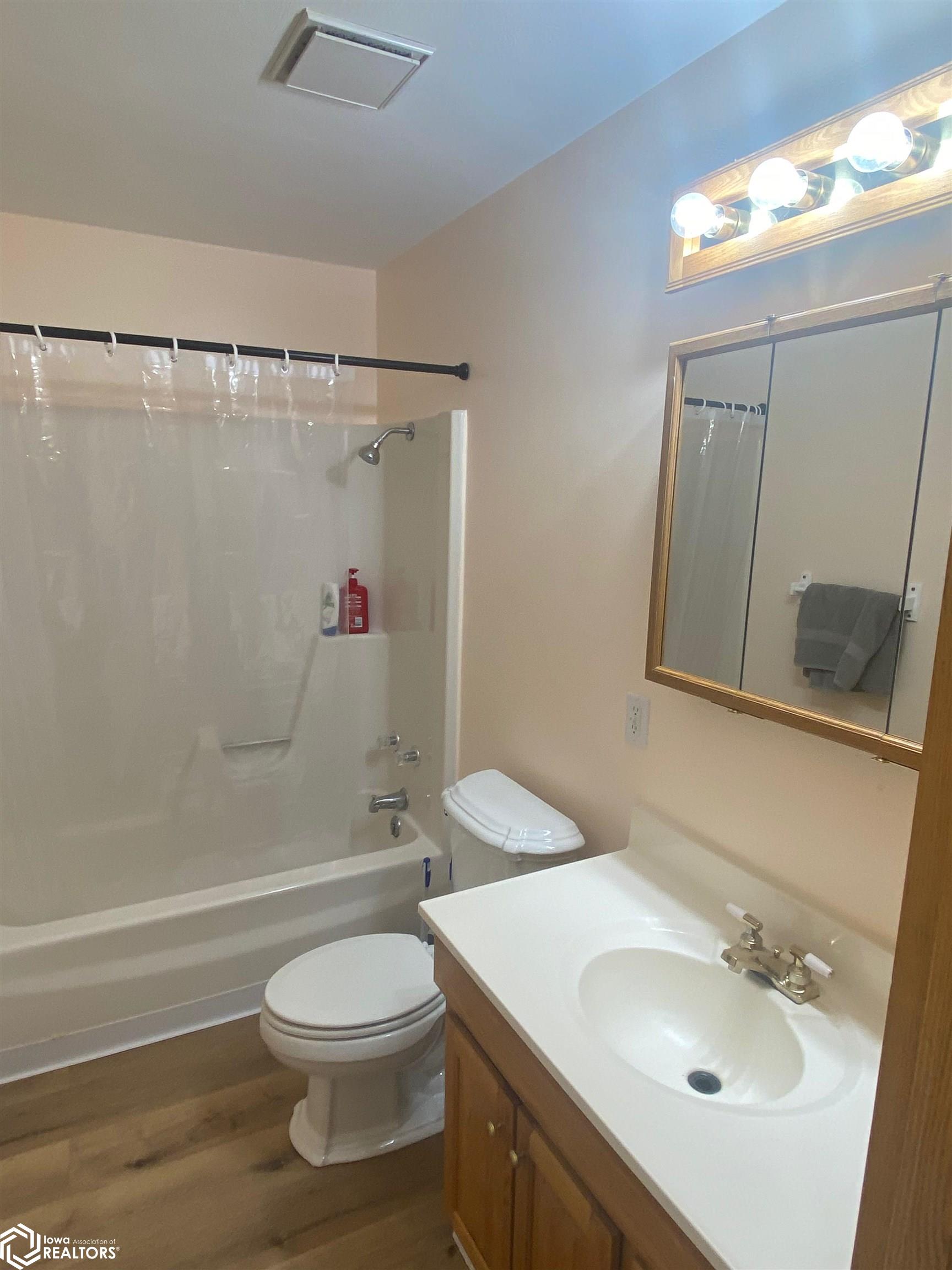 1508 Southview Cir, Fairfield, Iowa image 11