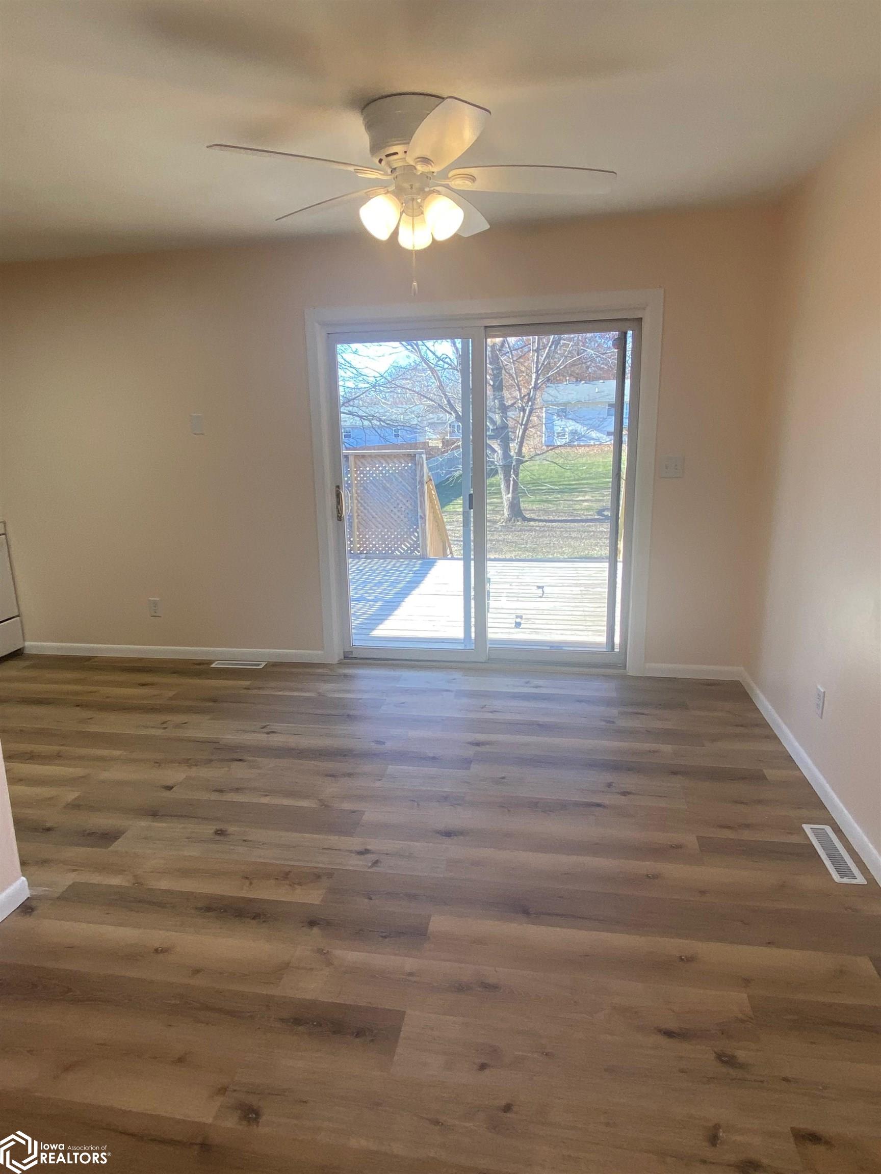 1508 Southview Cir, Fairfield, Iowa image 6