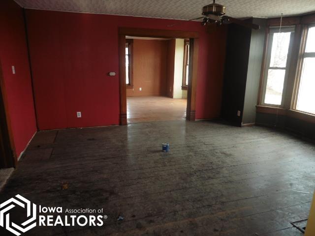 321 3rd Street, Moorhead, Iowa image 5