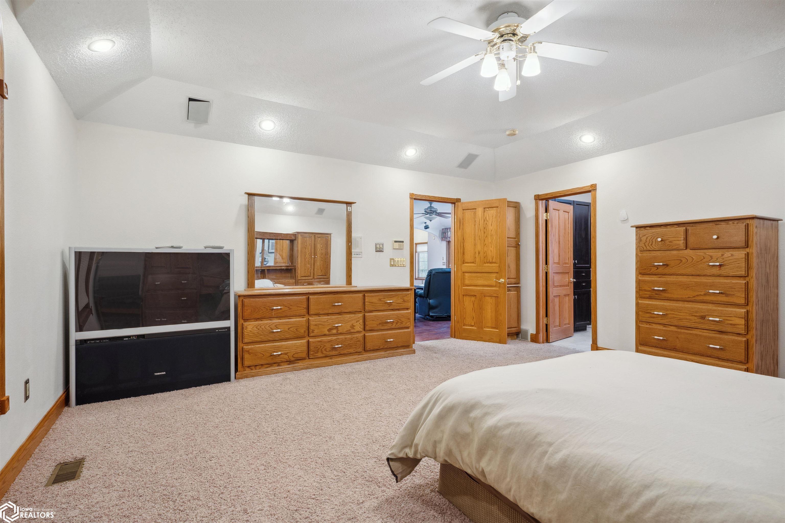2917 Woodland Drive, Burlington, Iowa image 21