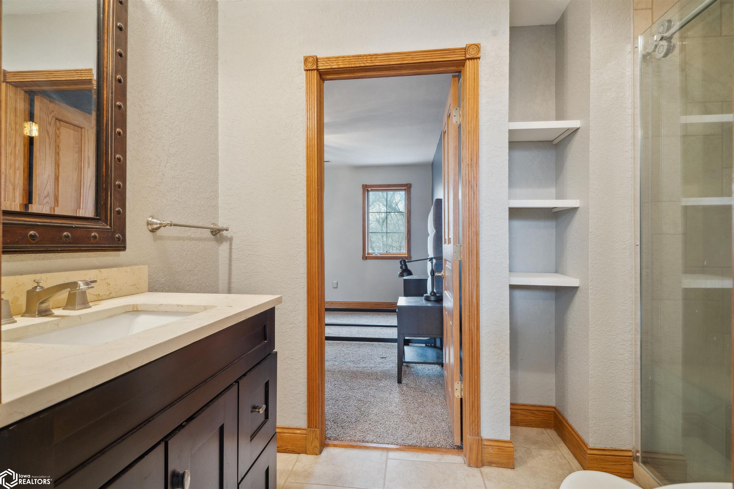 2917 Woodland Drive, Burlington, Iowa image 32