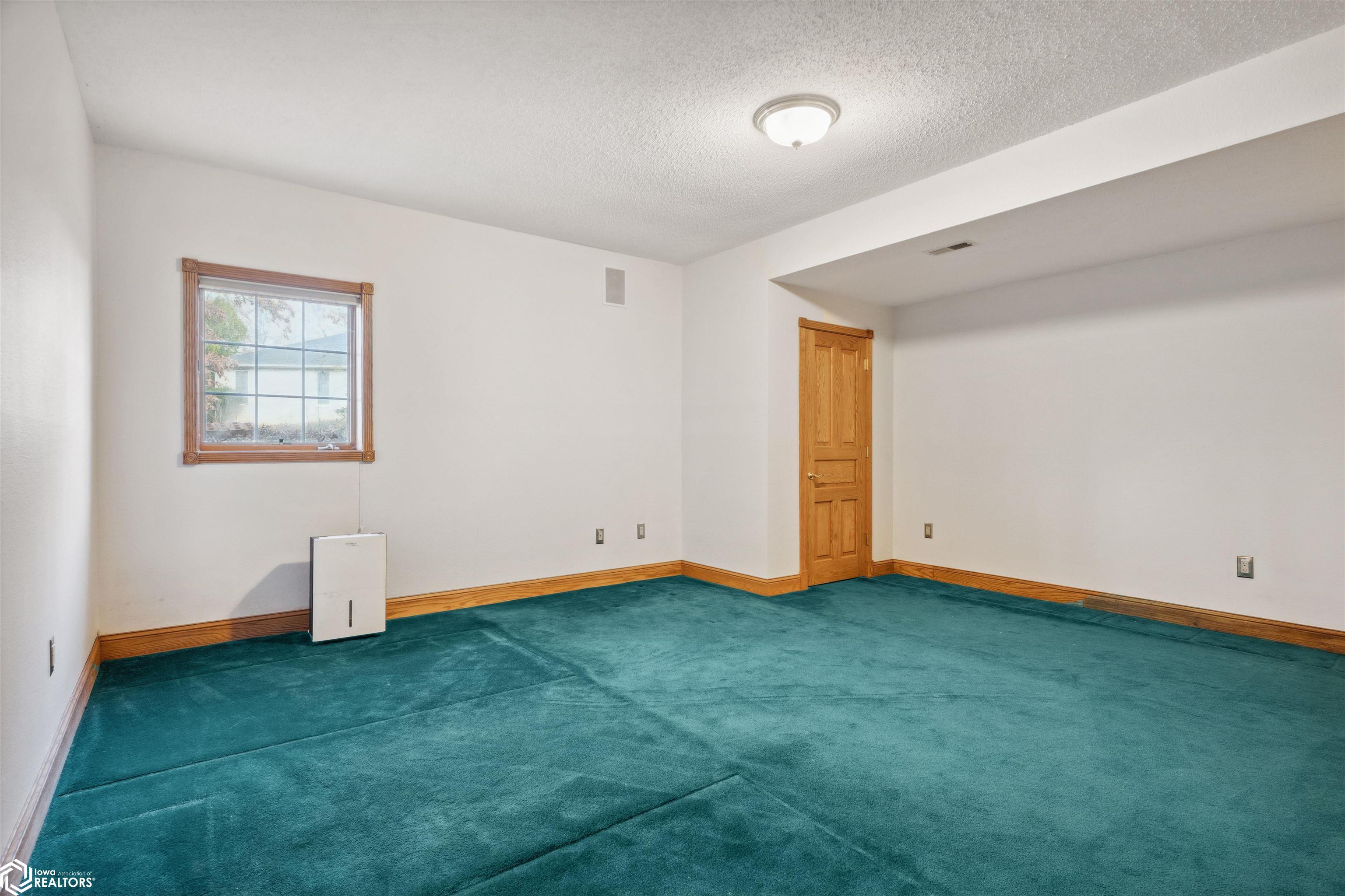 2917 Woodland Drive, Burlington, Iowa image 42